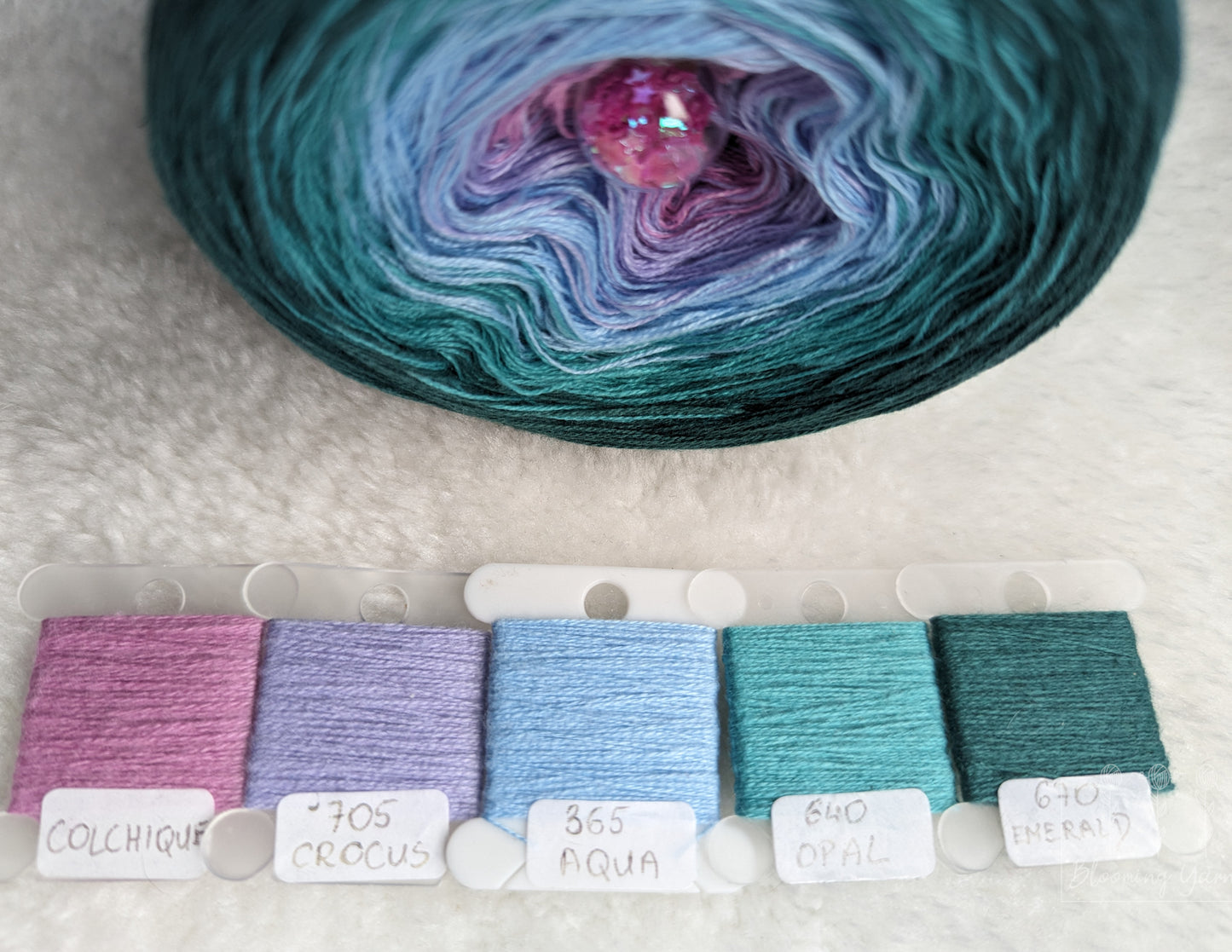 Gradient yarn cake, colour combination C302