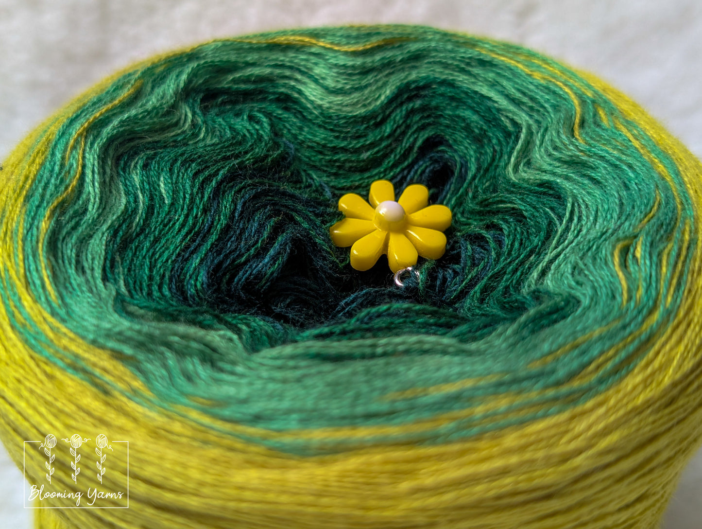 Gradient ombre yarn cake colour combination "Hollie"