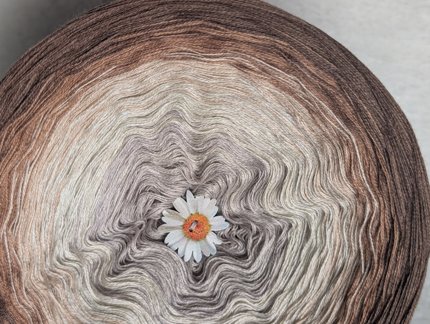 Gradient ombre yarn cake colour combination C389 "Terra Ombre"