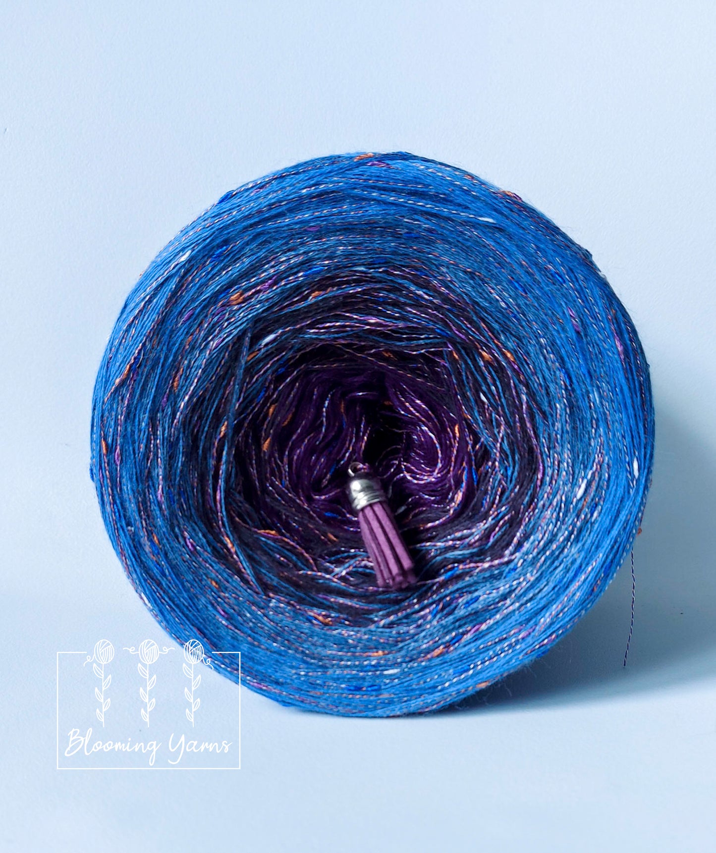 Gradient yarn cake, colour combination M026