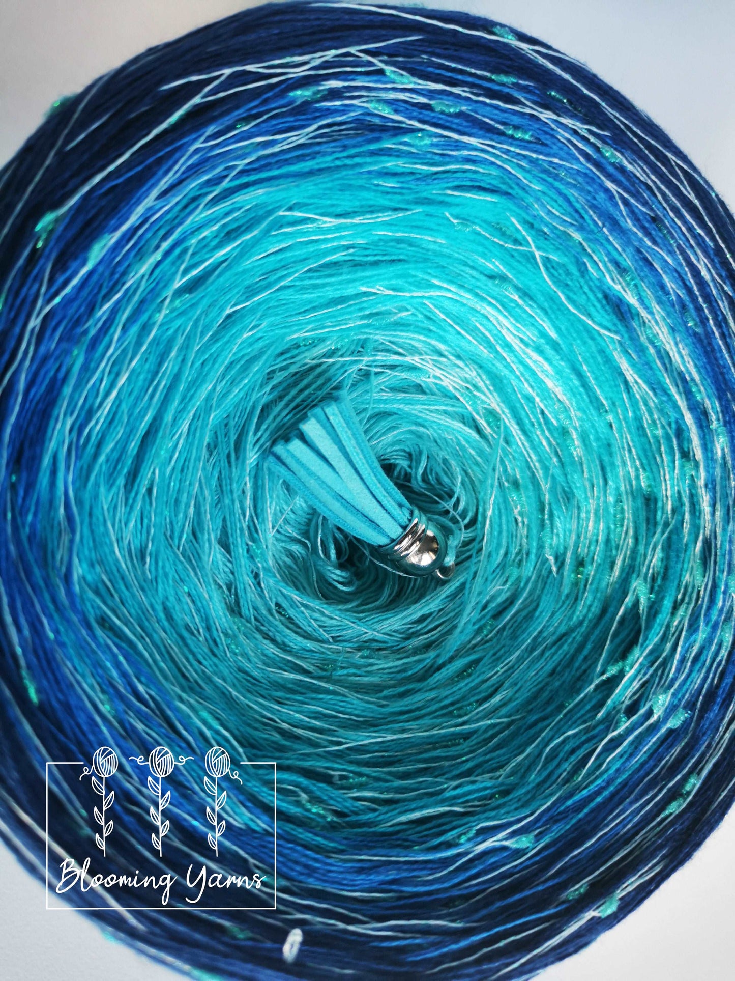 Gradient ombre yarn cake, colour combination C077