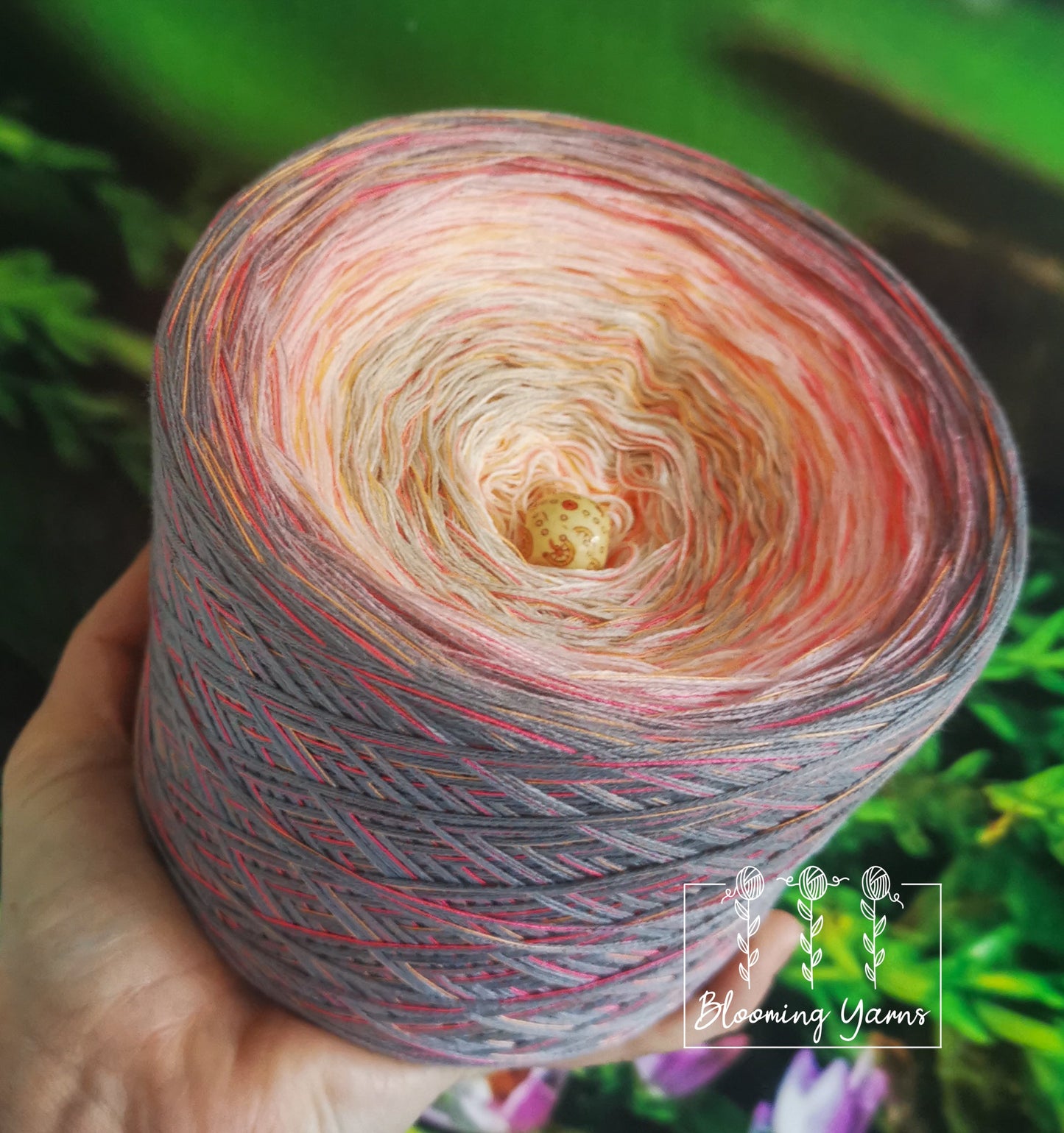 Gradient ombre yarn cake, colour combination C095