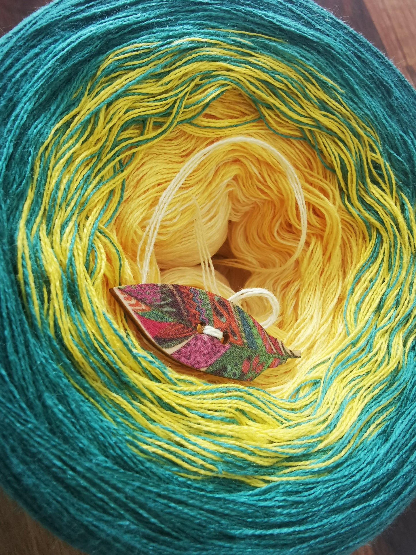 Gradient ombre yarn cake, colour combination C126