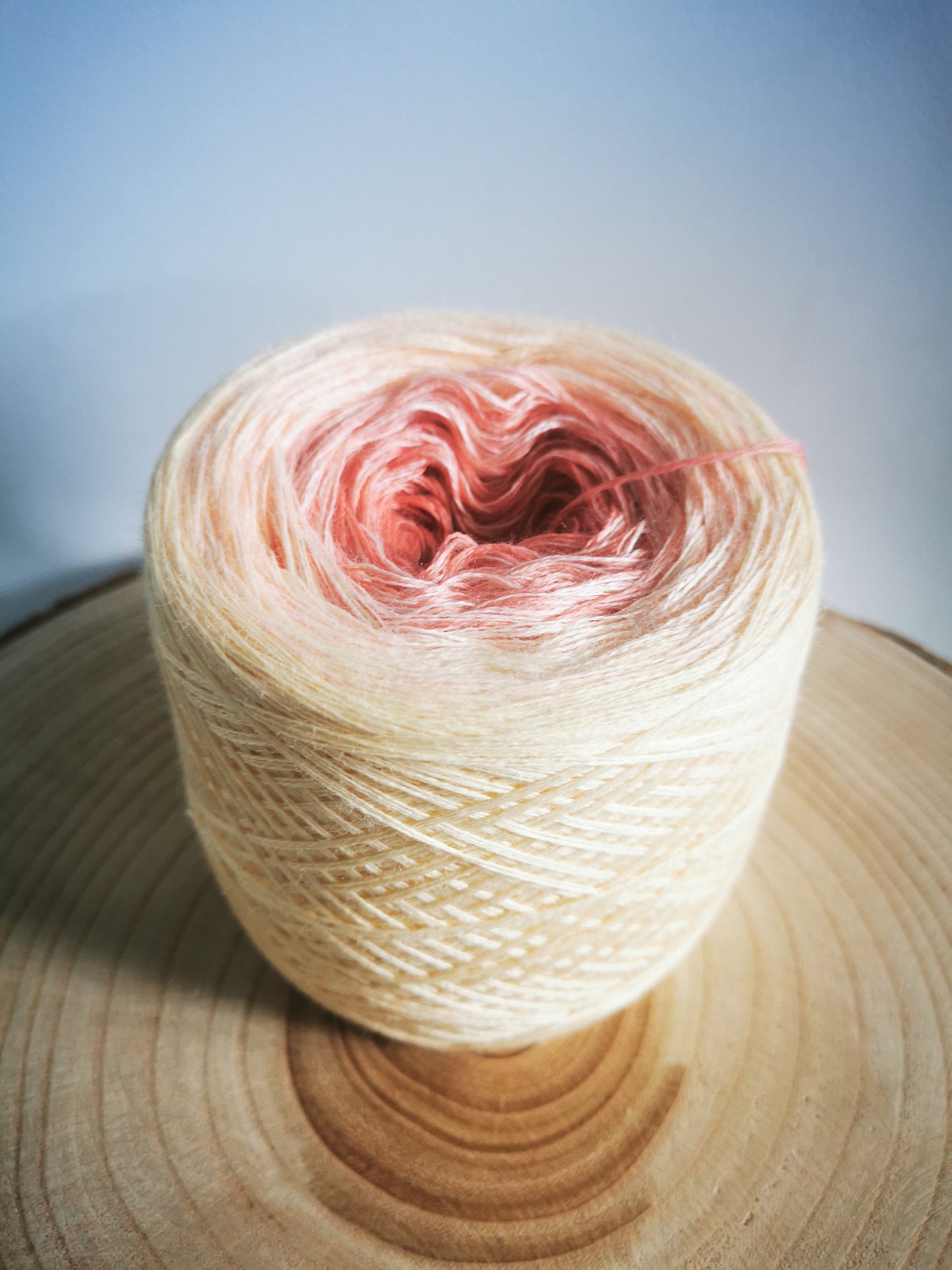 Gradient yarn cake, colour combination M041