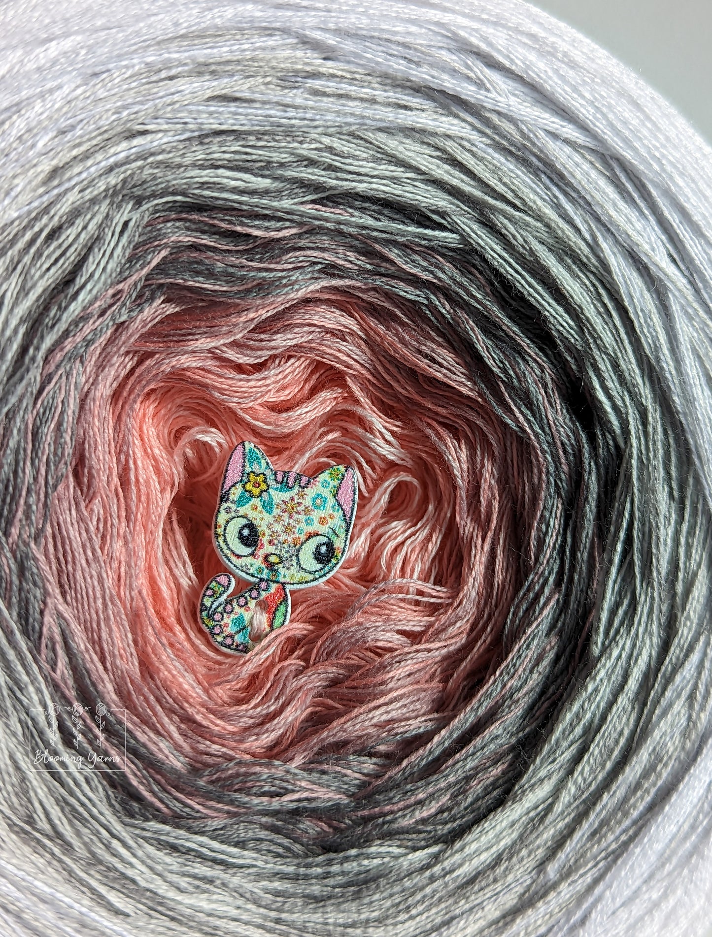 Gradient ombre yarn cake, colour combination C222