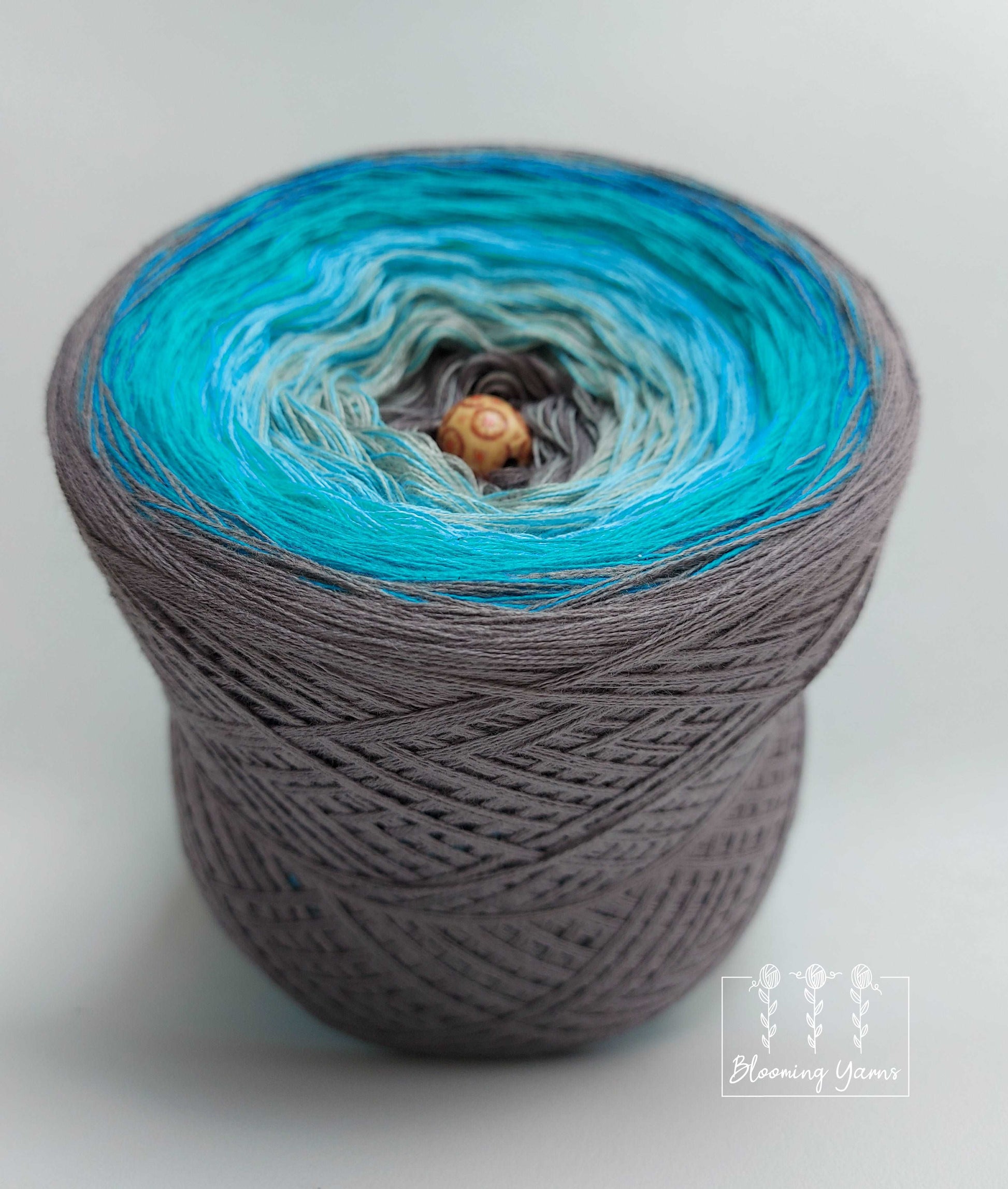 Gradient ombre yarn cake, colour combination C039