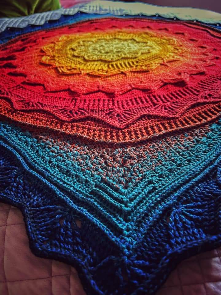 "The Cockerel" gradient ombre yarn cake