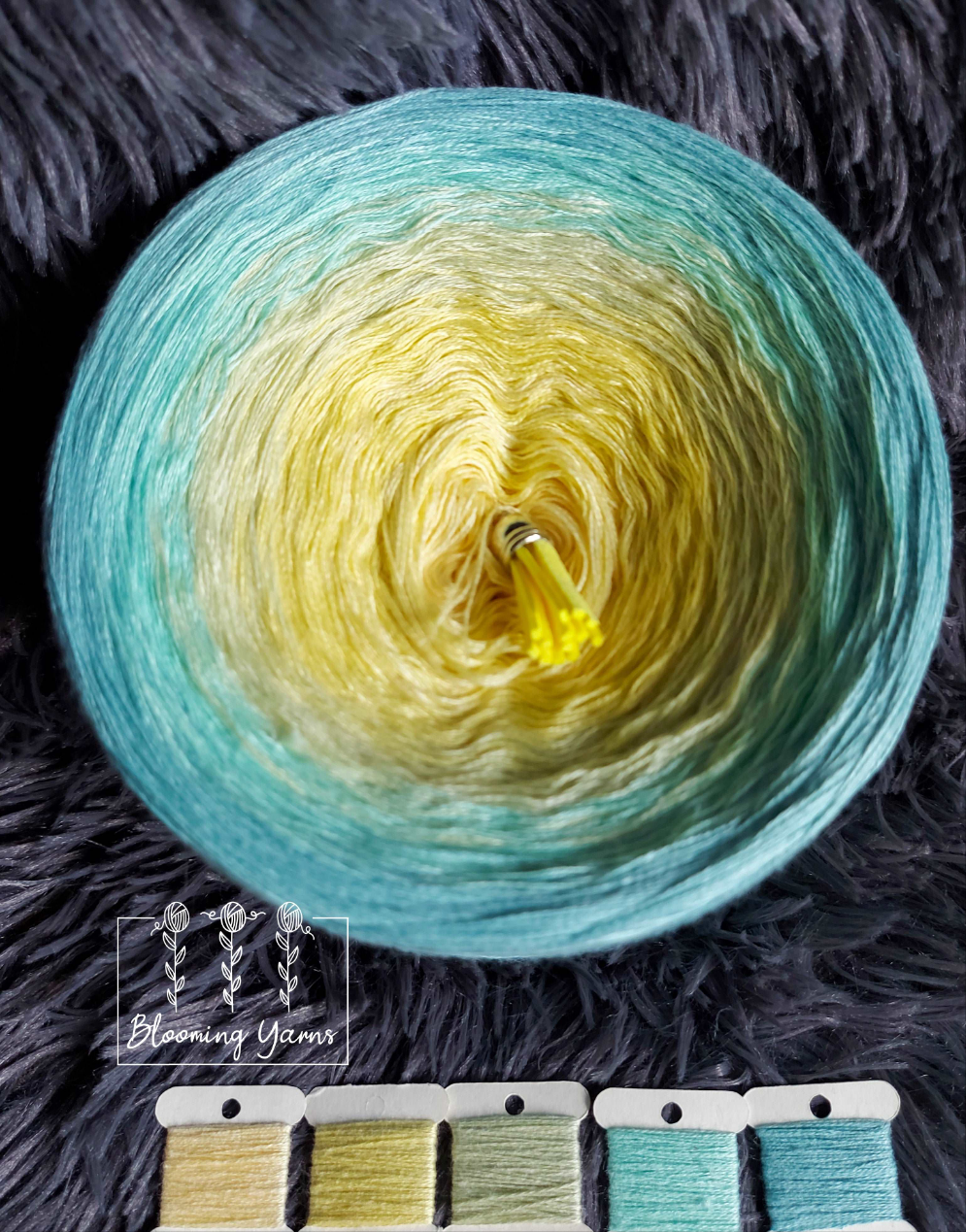 Gradient ombre yarn cake, colour combination C059