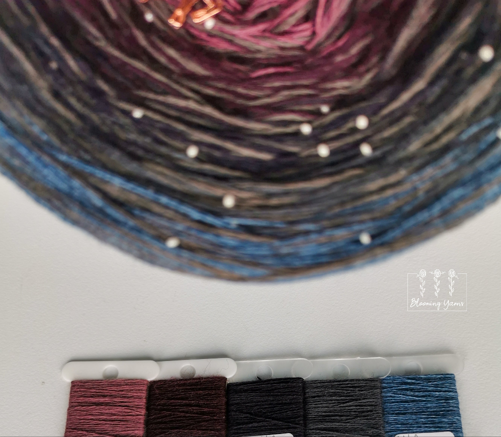 Gradient yarn cake, colour combination M045