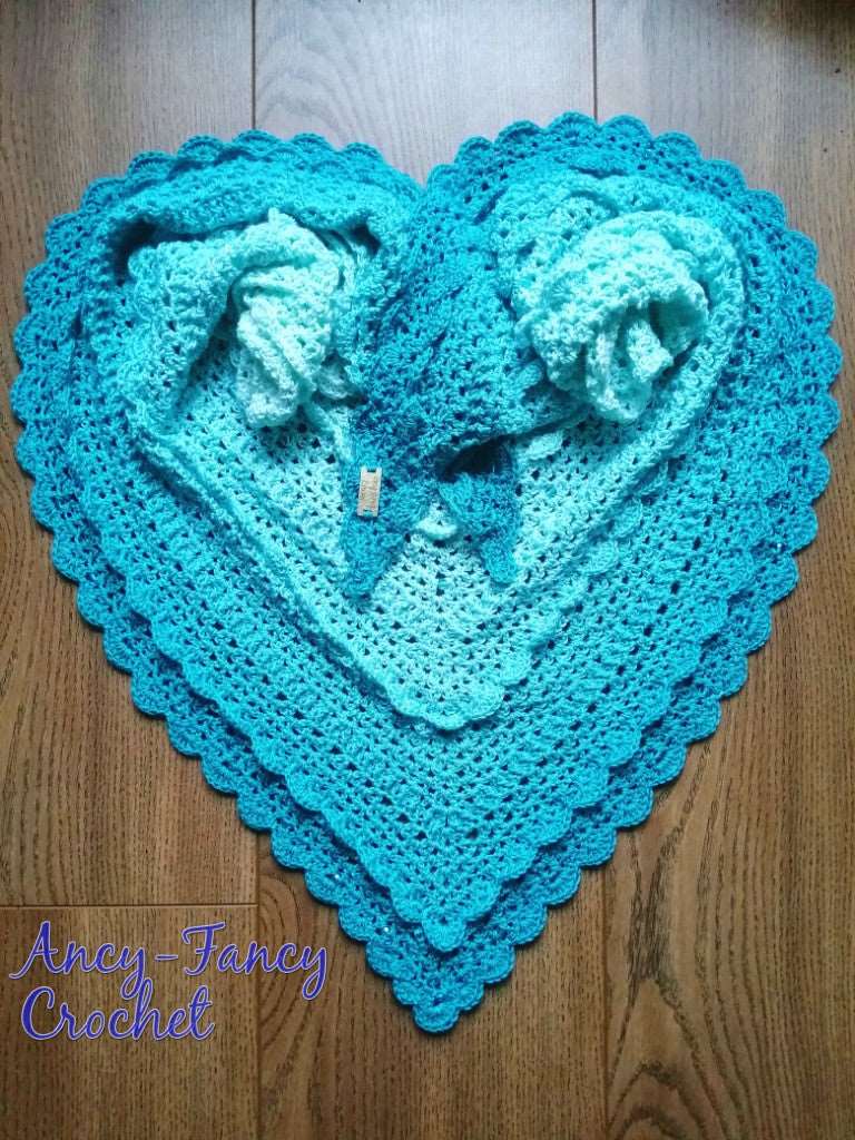 Arielka shawl pattern by Ancy-Fancy