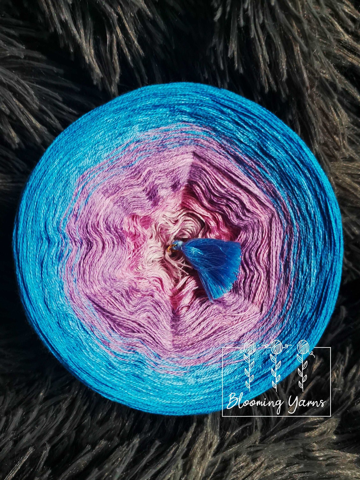 Gradient ombre yarn cake, colour combination C046