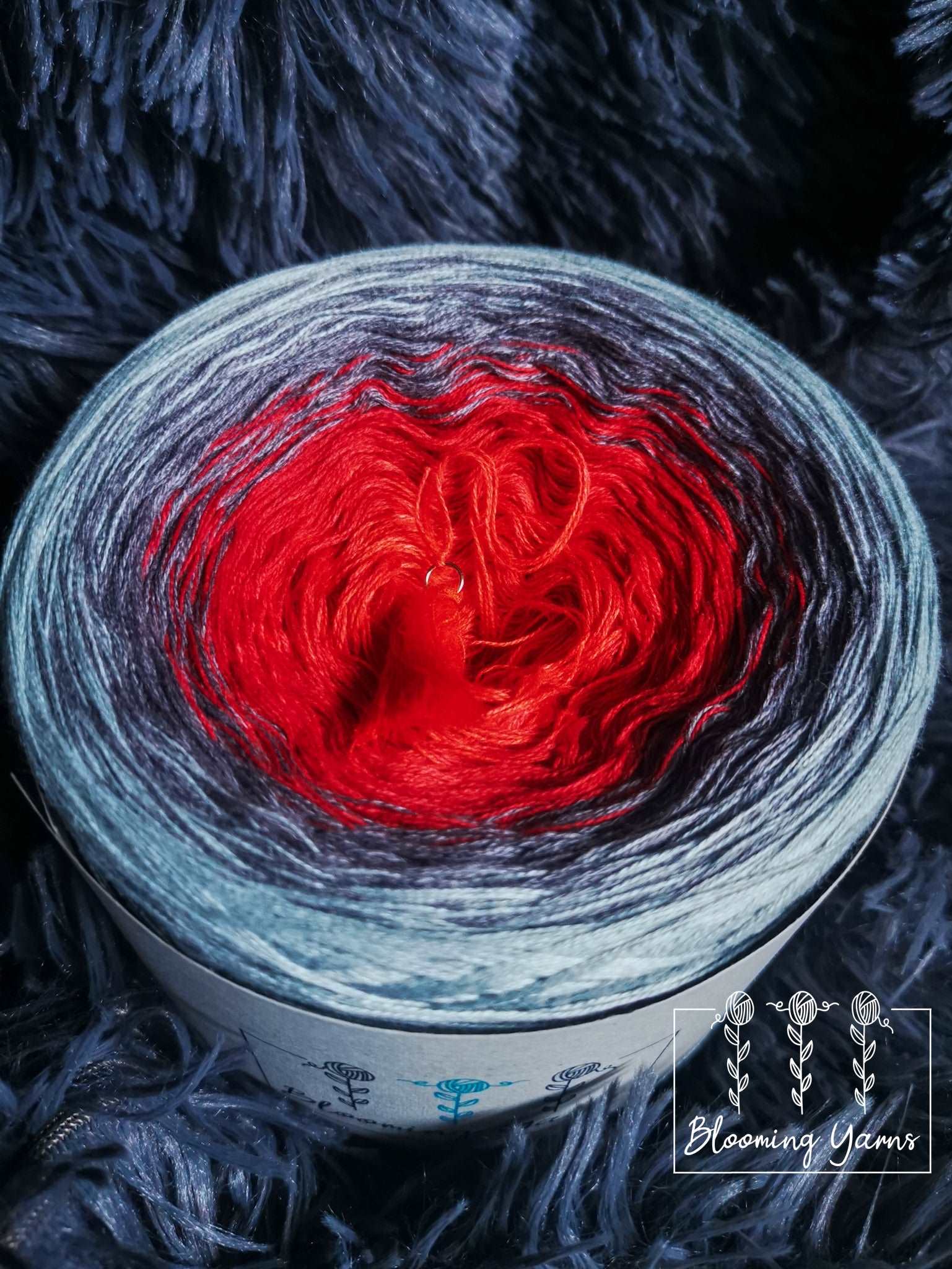 Gradient ombre yarn cake, colour combination C057