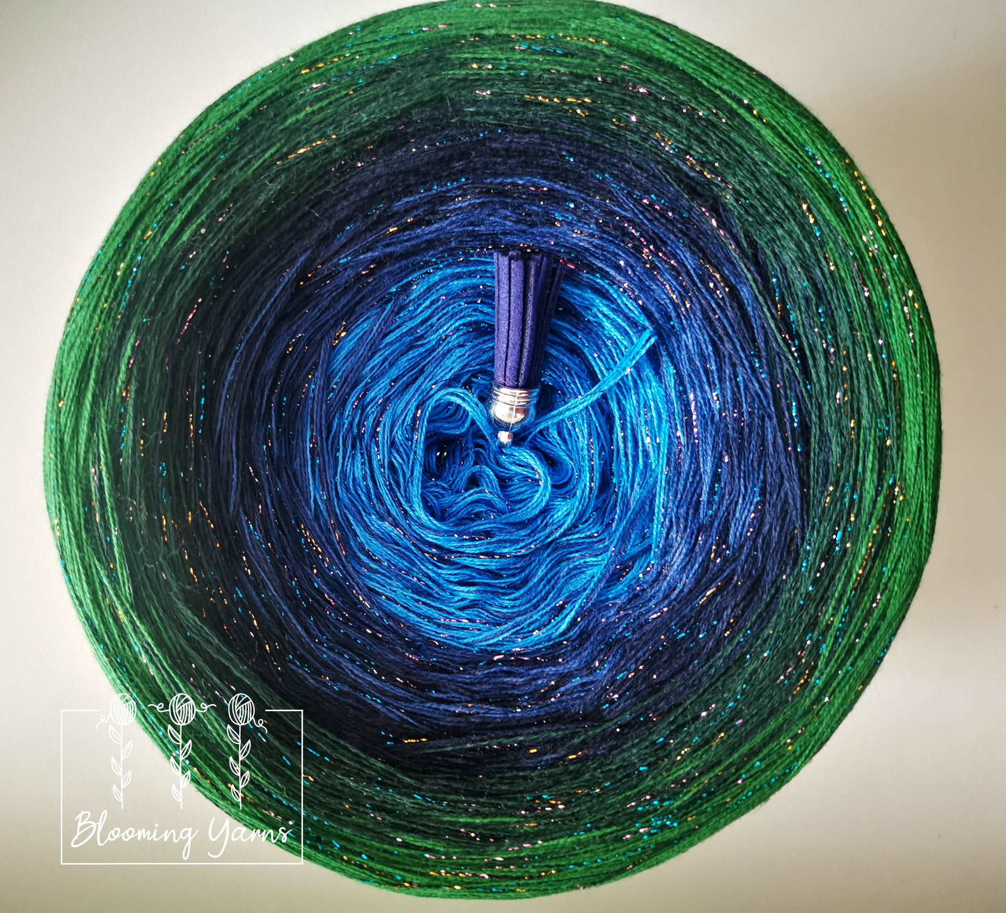 Gradient ombre yarn cake, colour combination C012