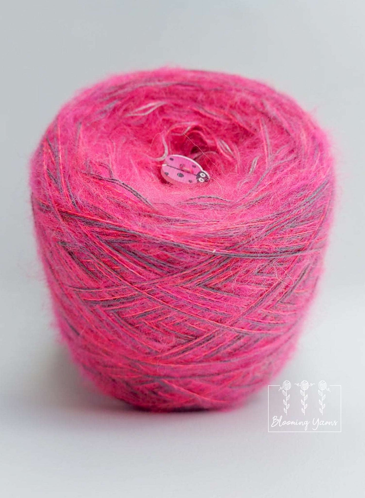 Fluffy yarn cake FC008