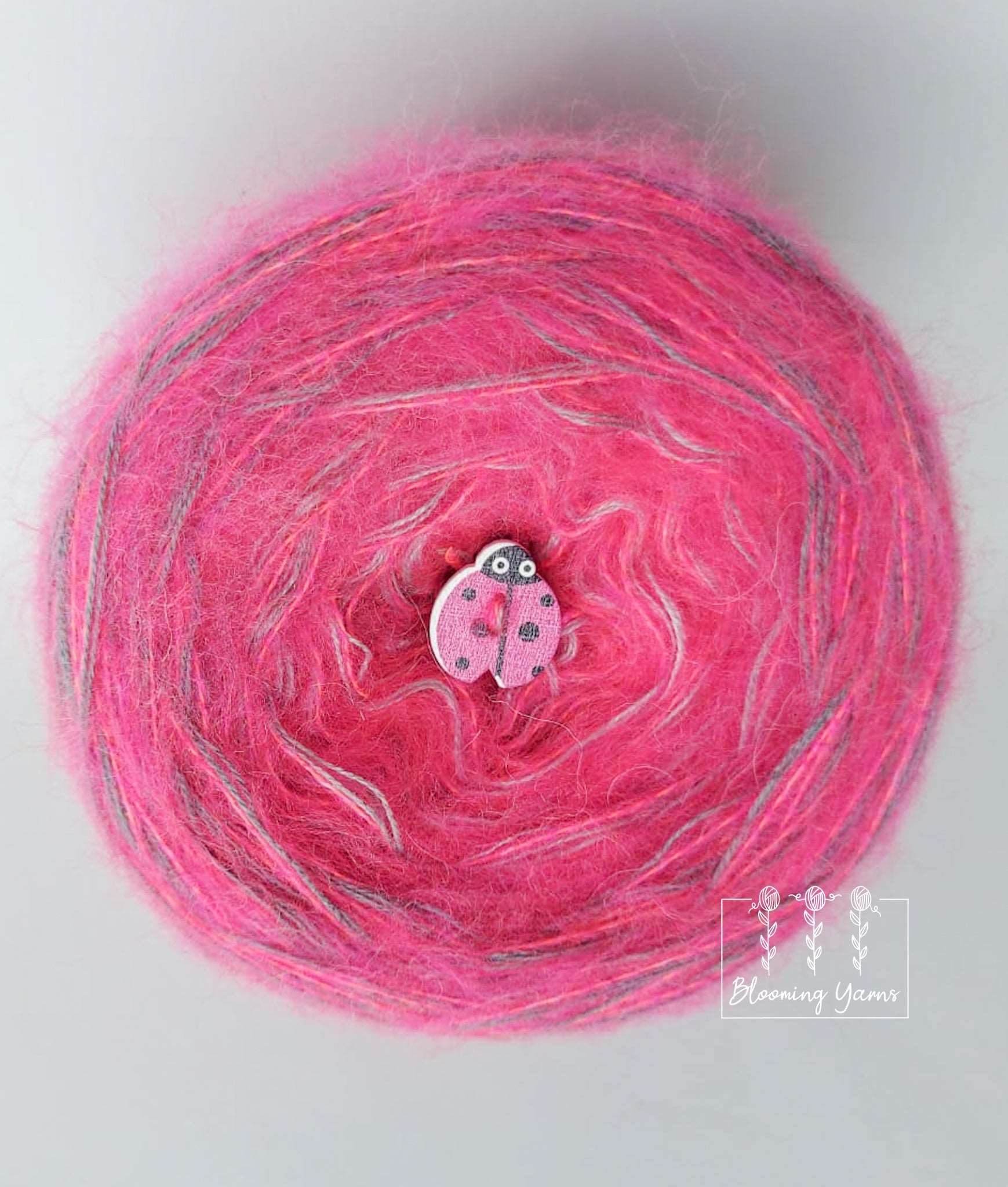 Fluffy yarn cake FC008