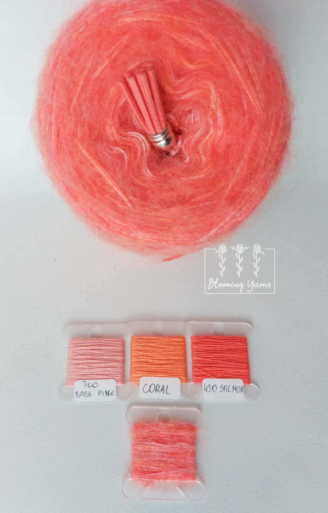 Fluffy yarn cake FC009