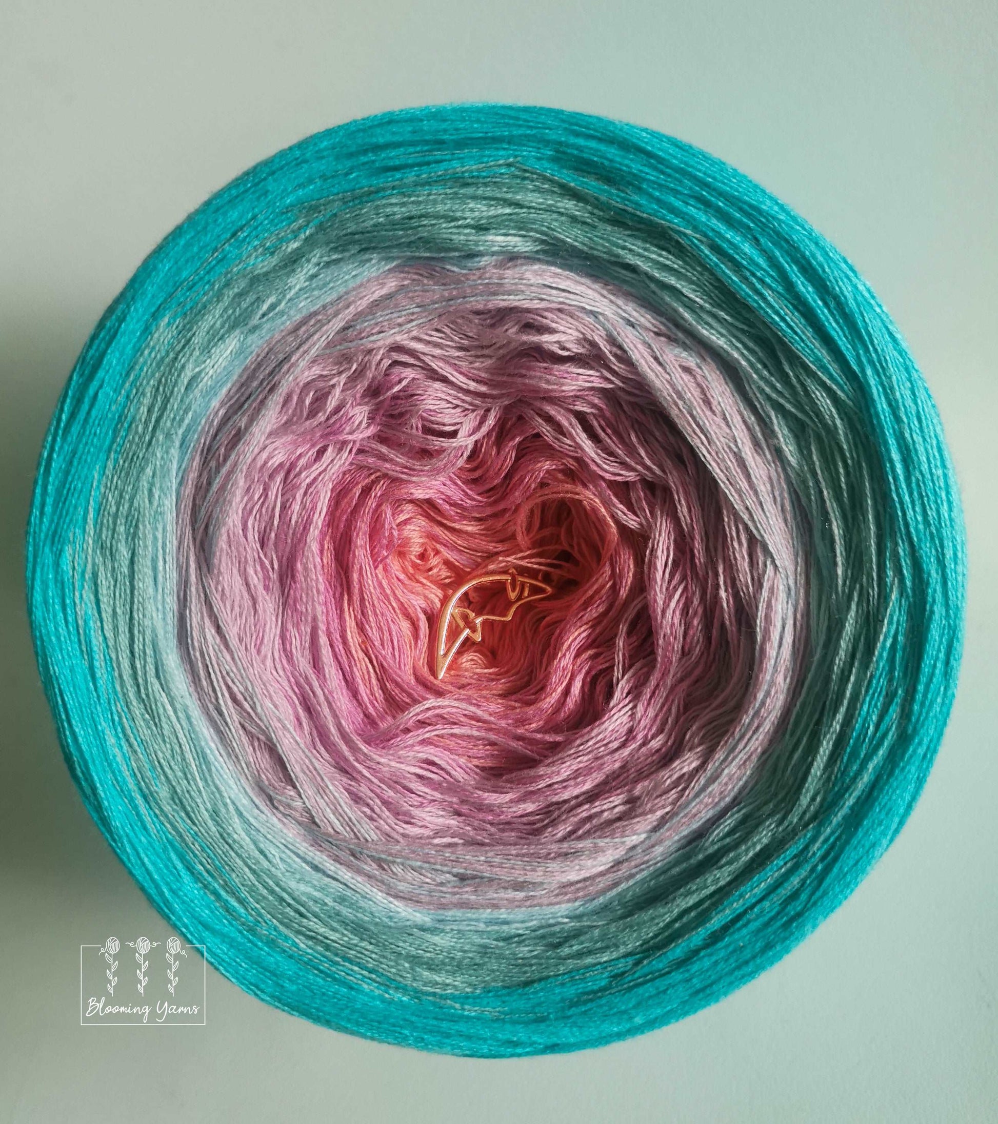 Gradient ombre yarn cake, colour combination C032