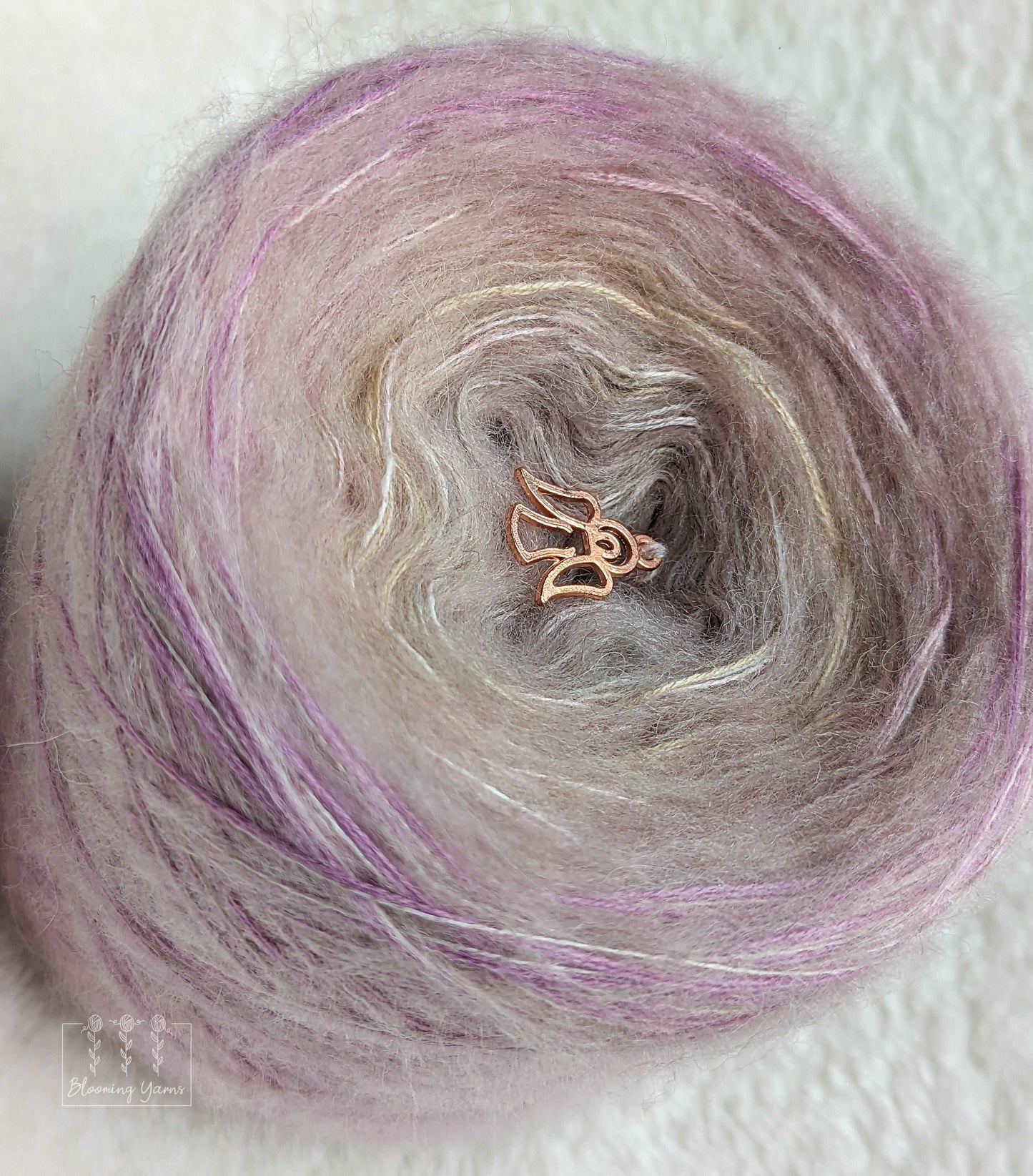 Fluffy yarn cake FC021