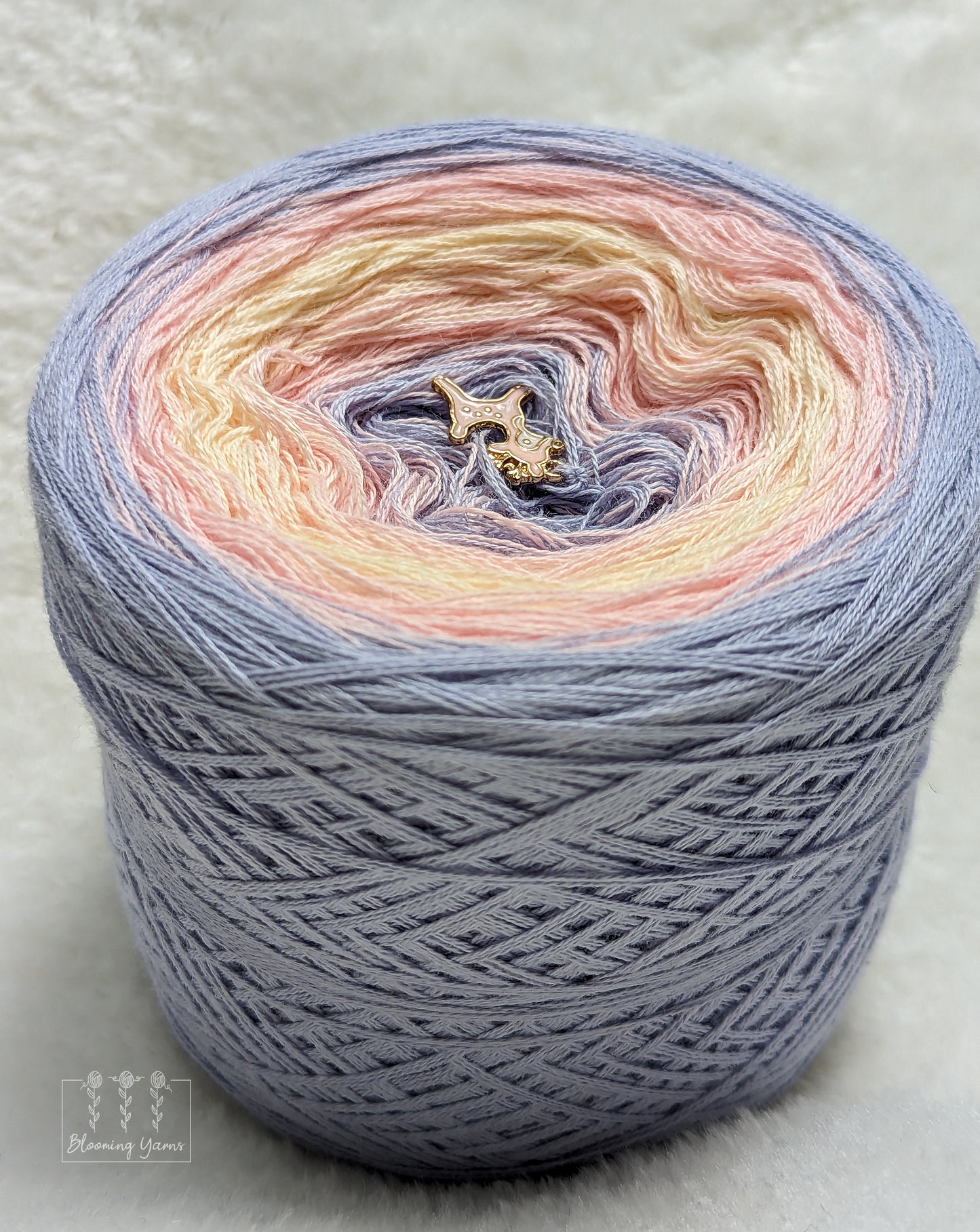Gradient ombre yarn cake, colour combination CMW003