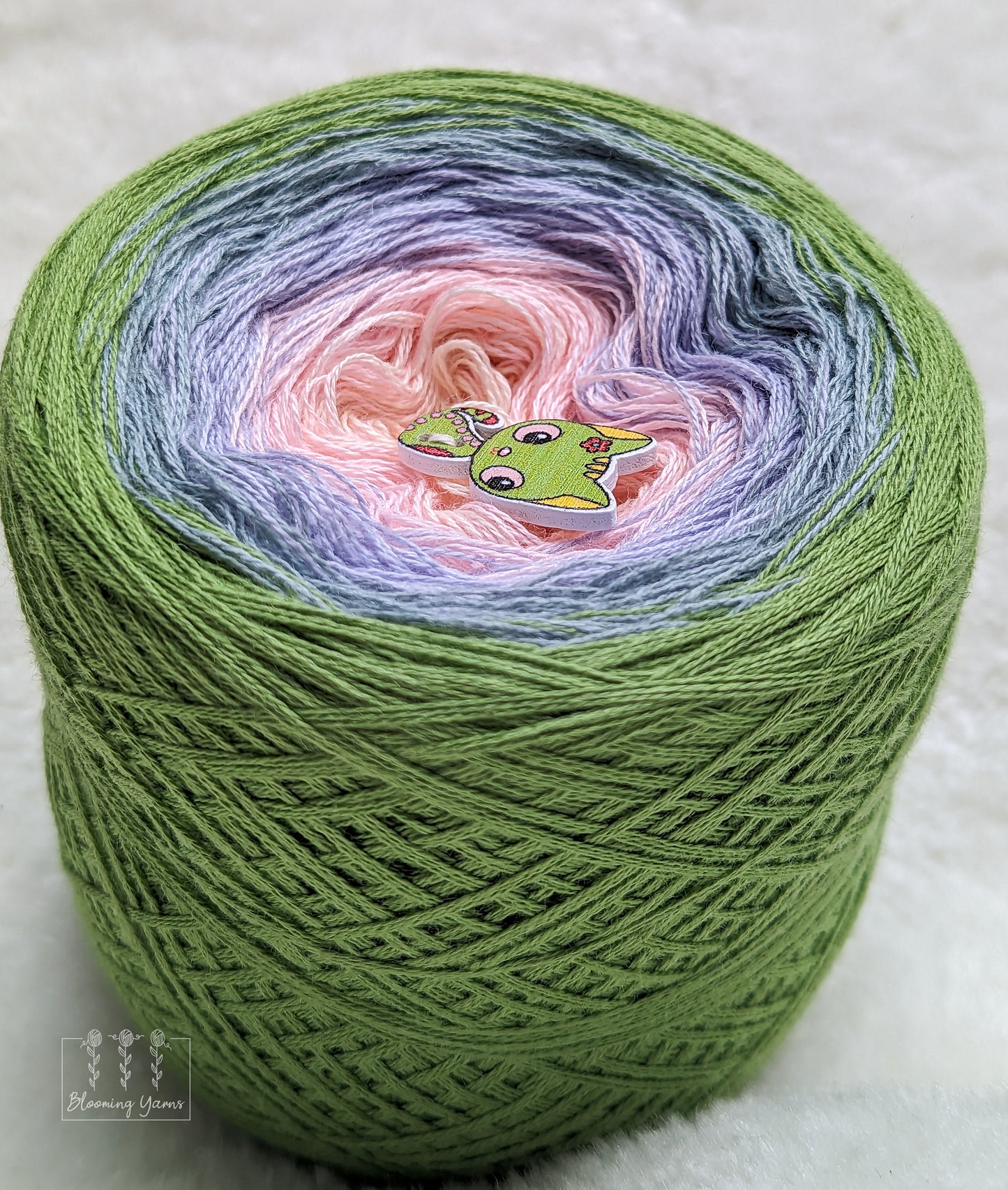 Gradient ombre yarn cake, colour combination CMW007