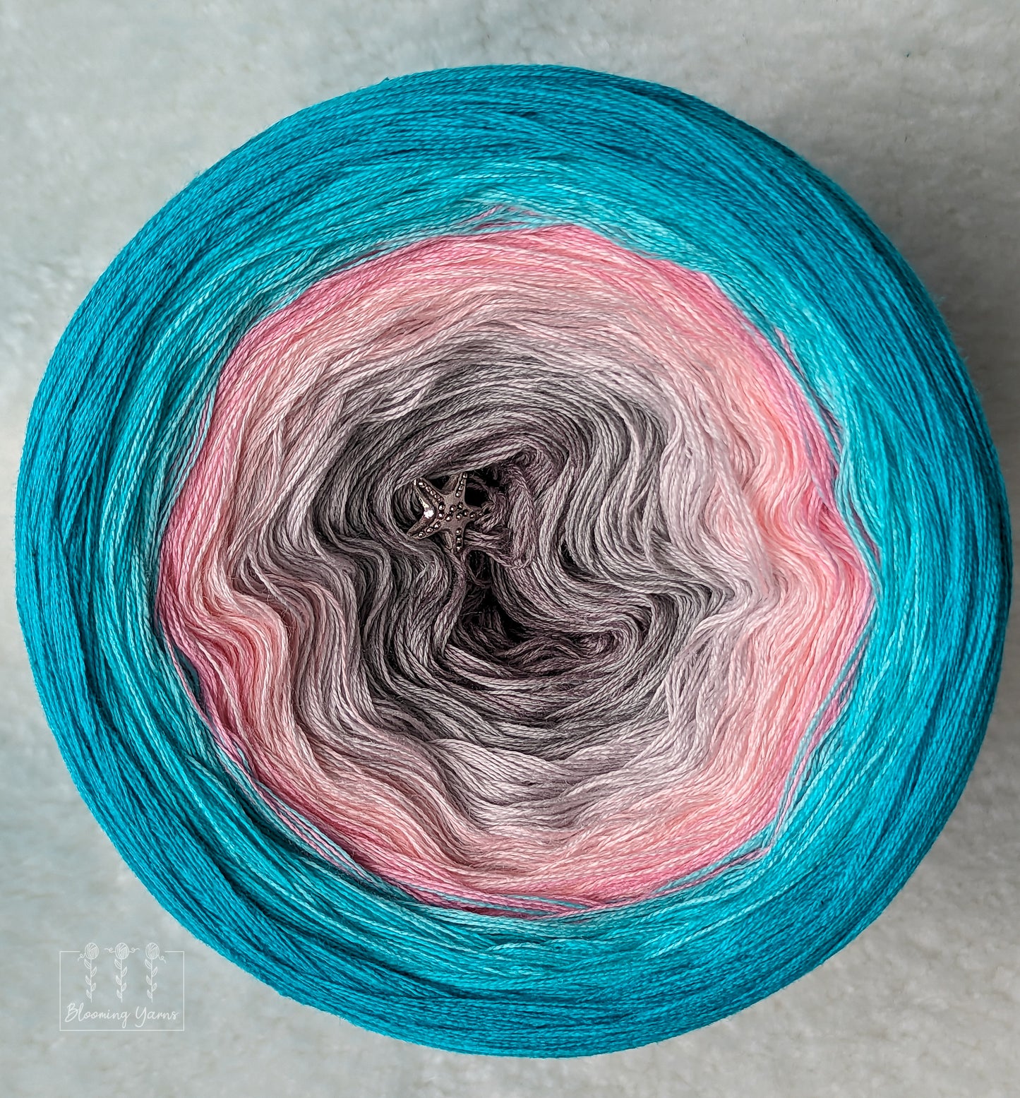 Gradient ombre yarn cake, colour combination C260