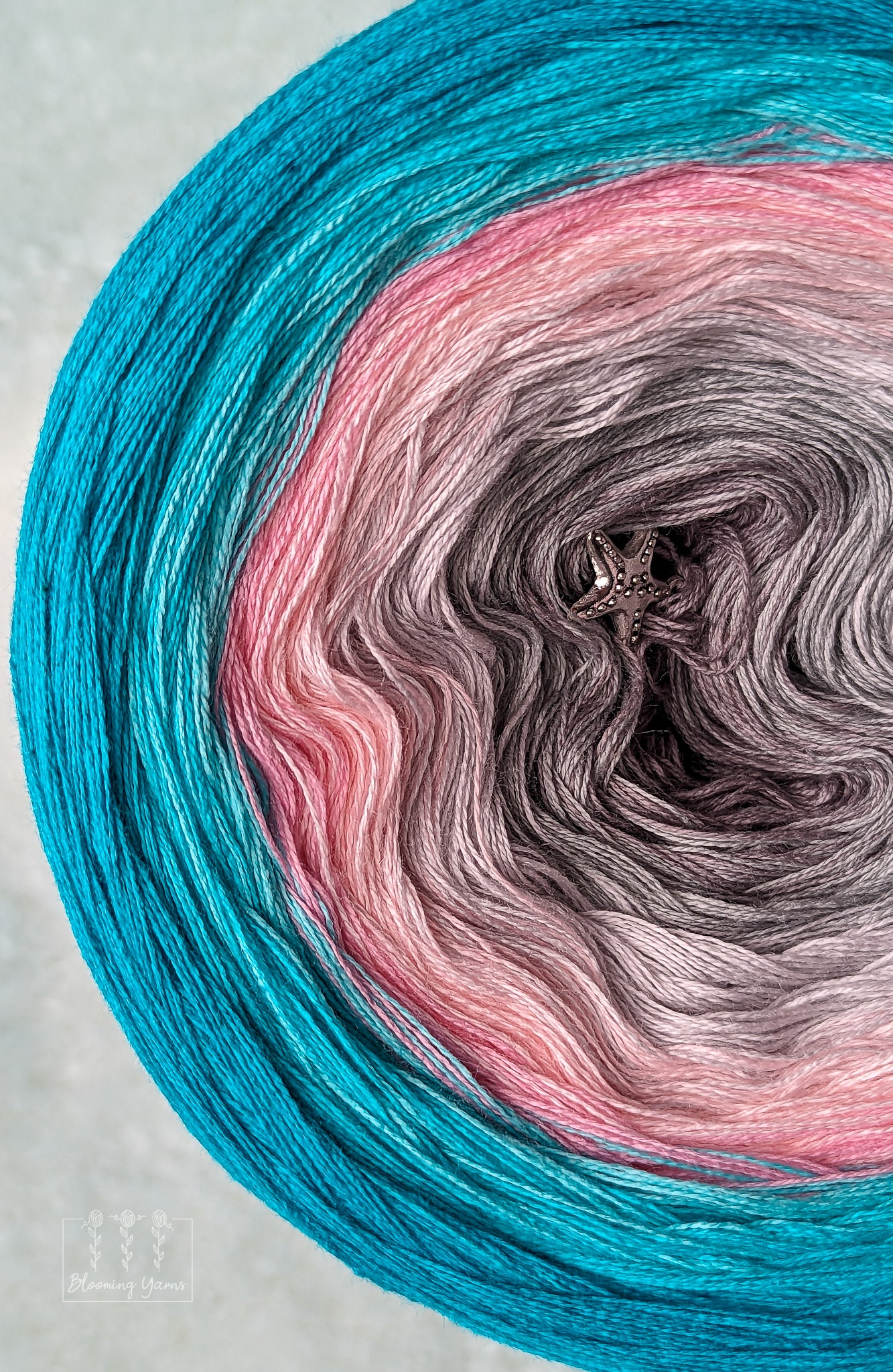 Gradient ombre yarn cake, colour combination C260