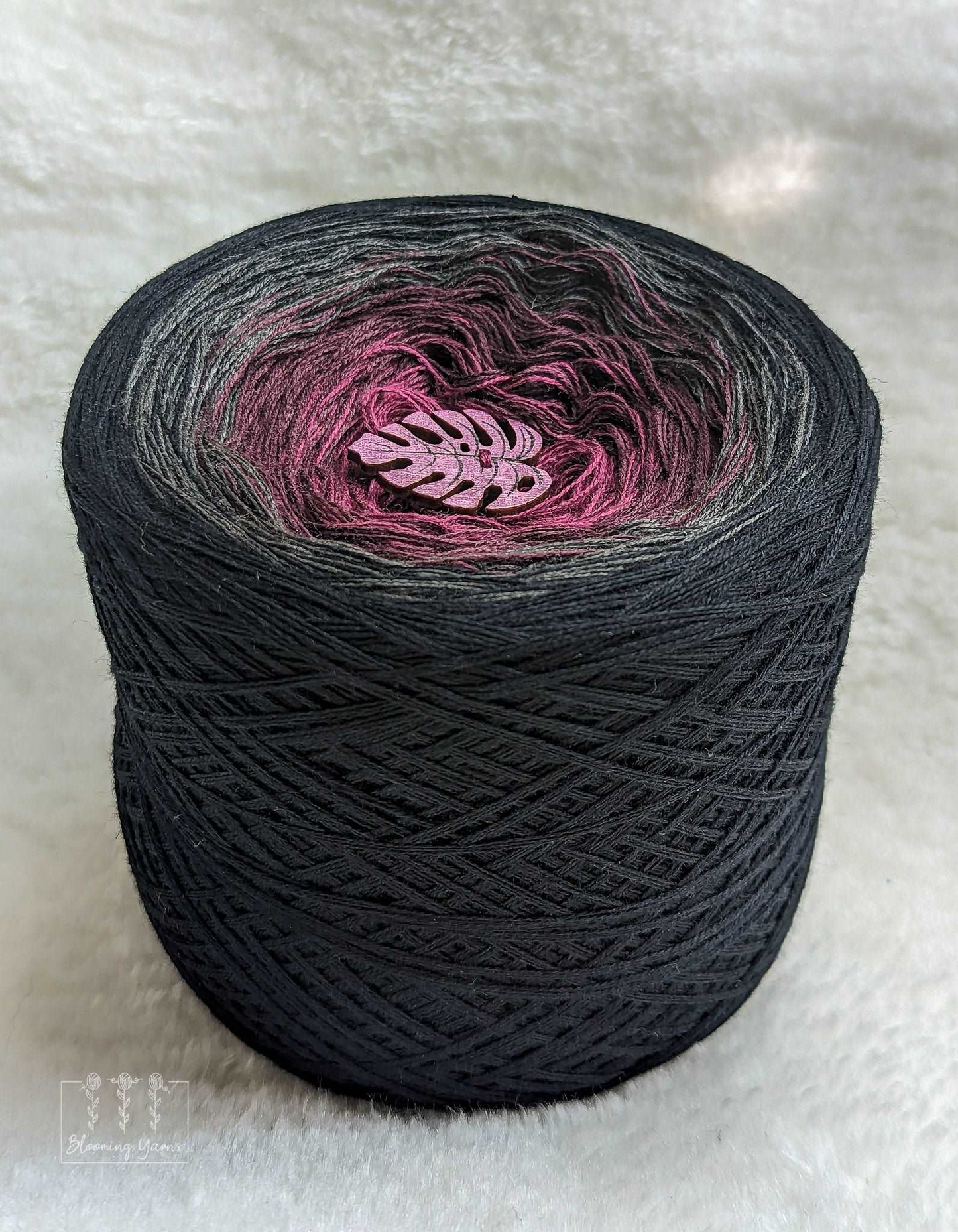 Gradient ombre yarn cake, colour combination C261