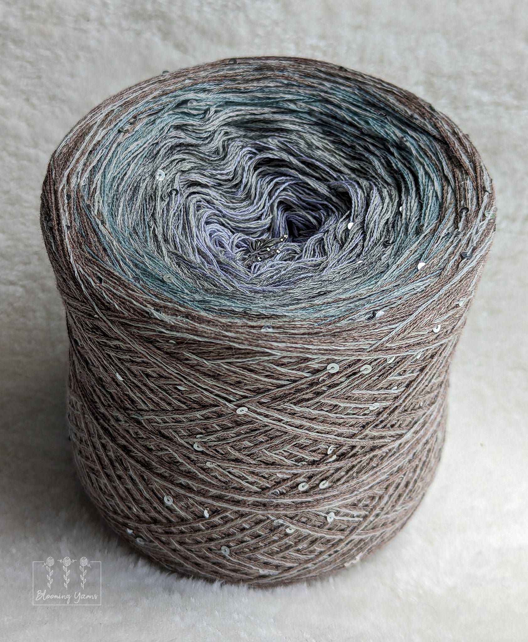 Gradient ombre yarn cake, colour combination CW016
