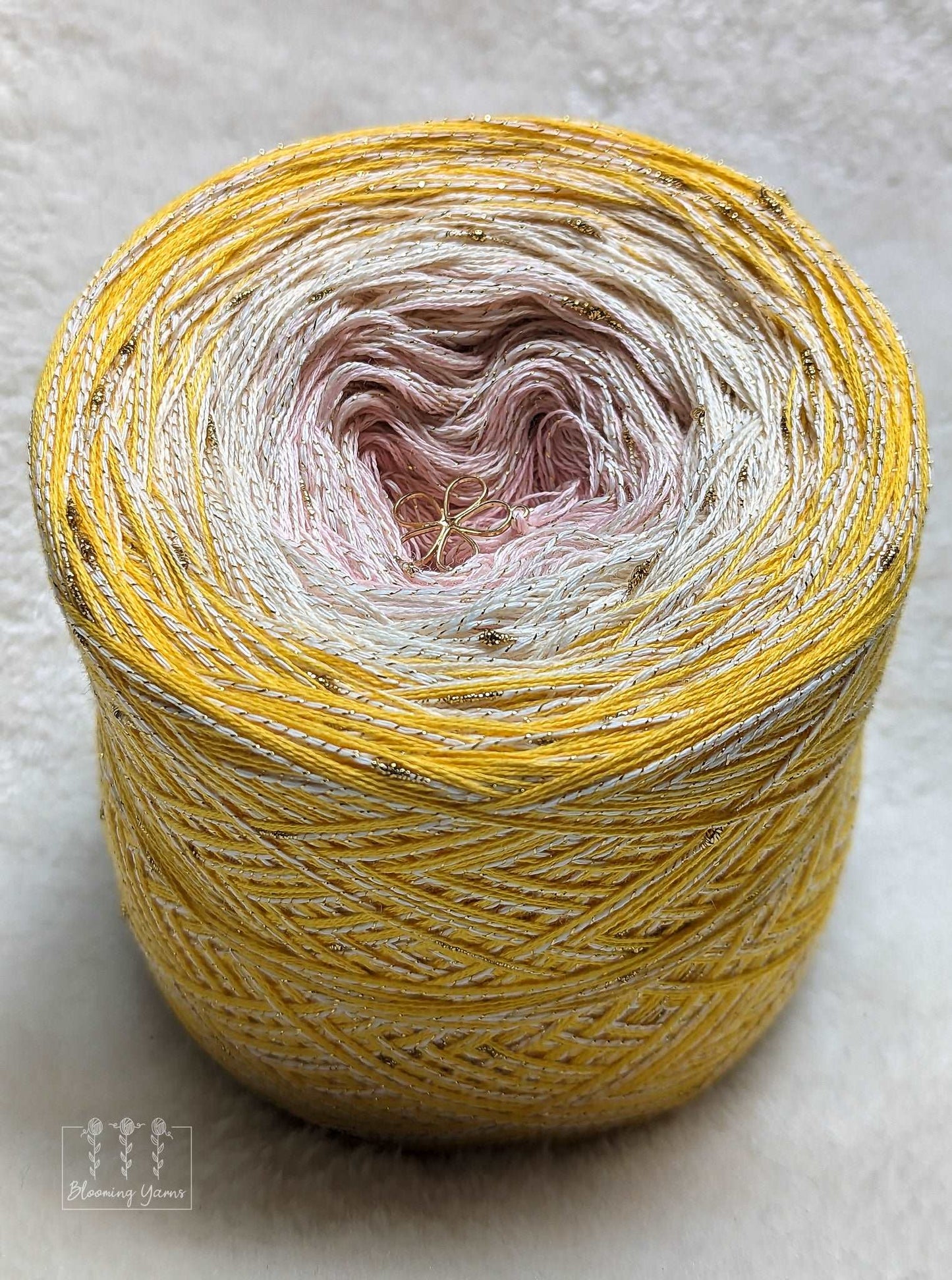 Gradient ombre yarn cake, colour combination CW017