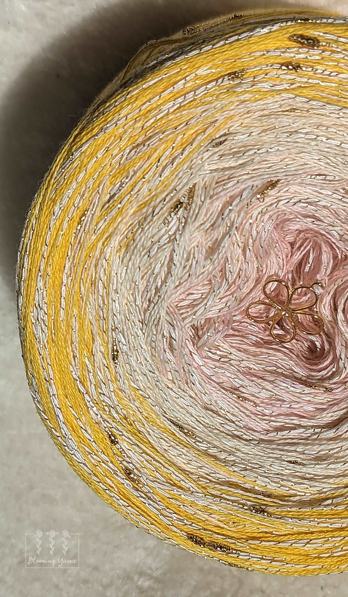 Gradient ombre yarn cake, colour combination CW017