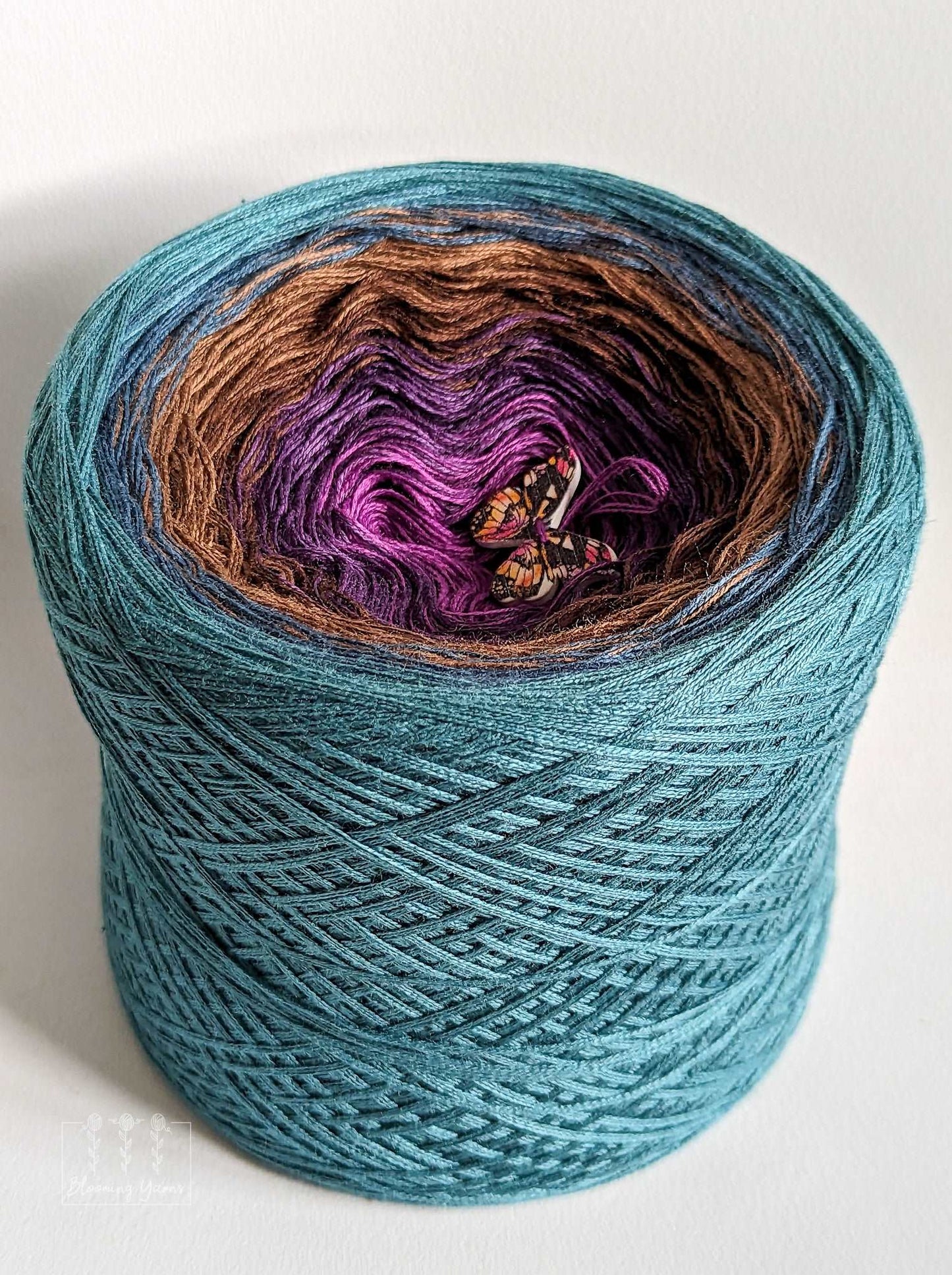 Gradient ombre yarn cake, colour combination C269