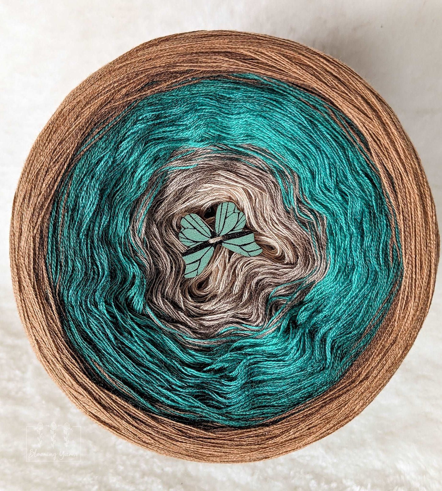 Gradient ombre yarn cake, colour combination C271