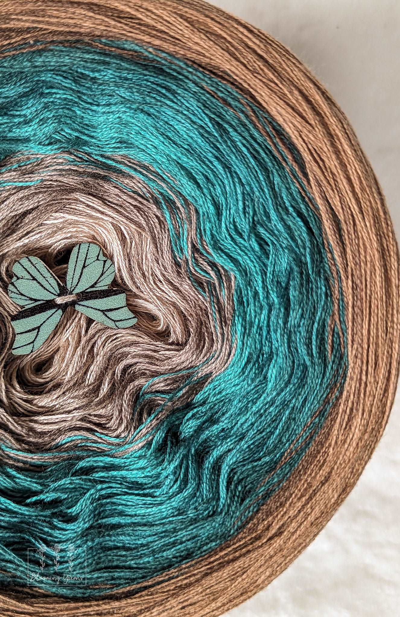 Gradient ombre yarn cake, colour combination C271