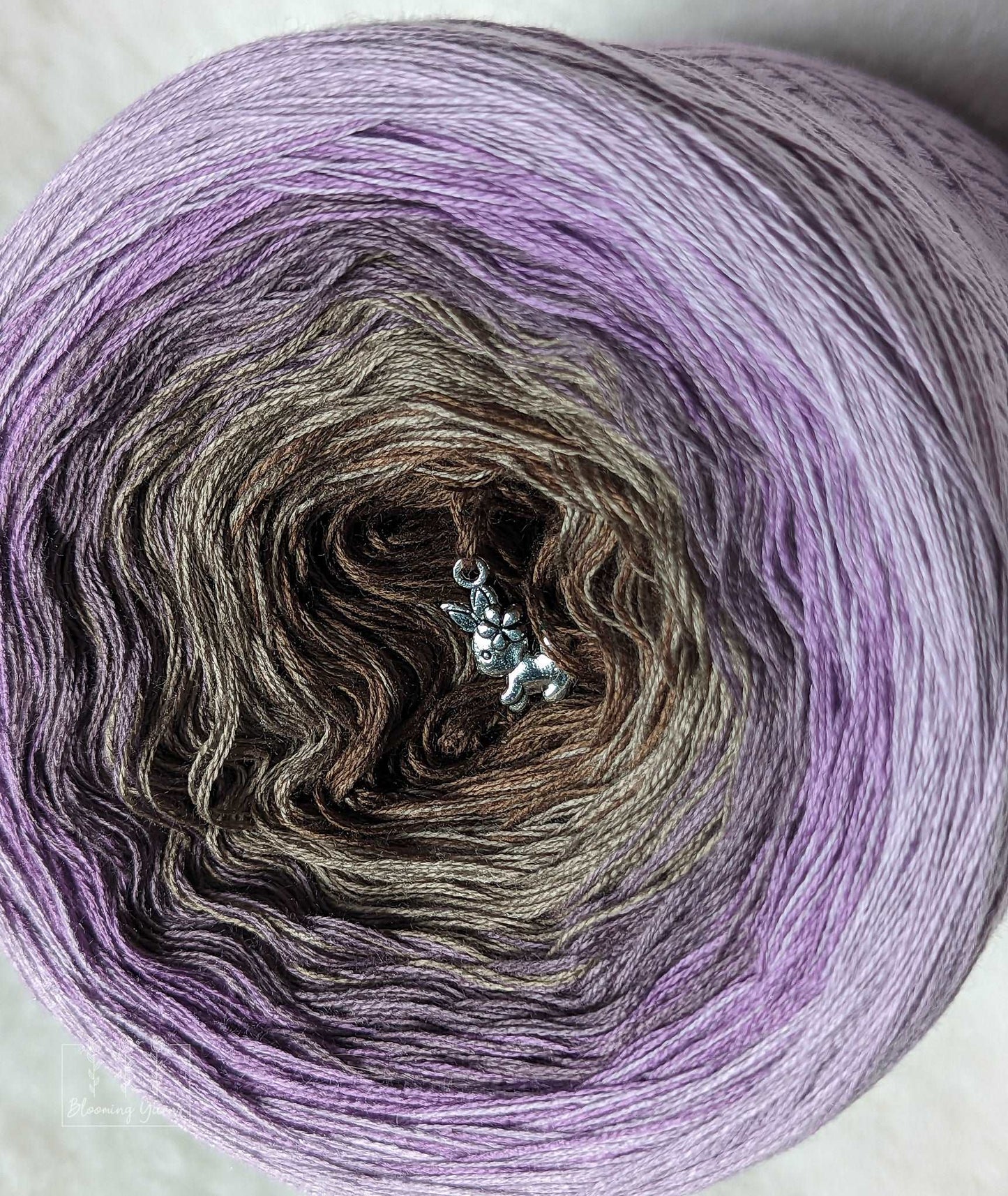 Gradient ombre yarn cake, colour combination C272