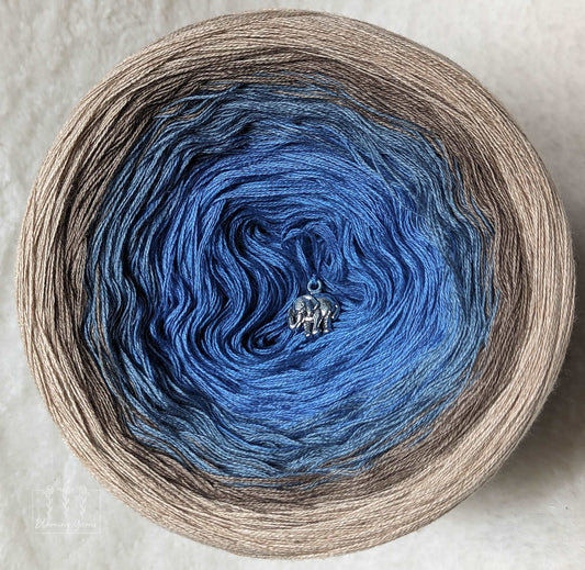 Gradient ombre yarn cake, colour combination C273