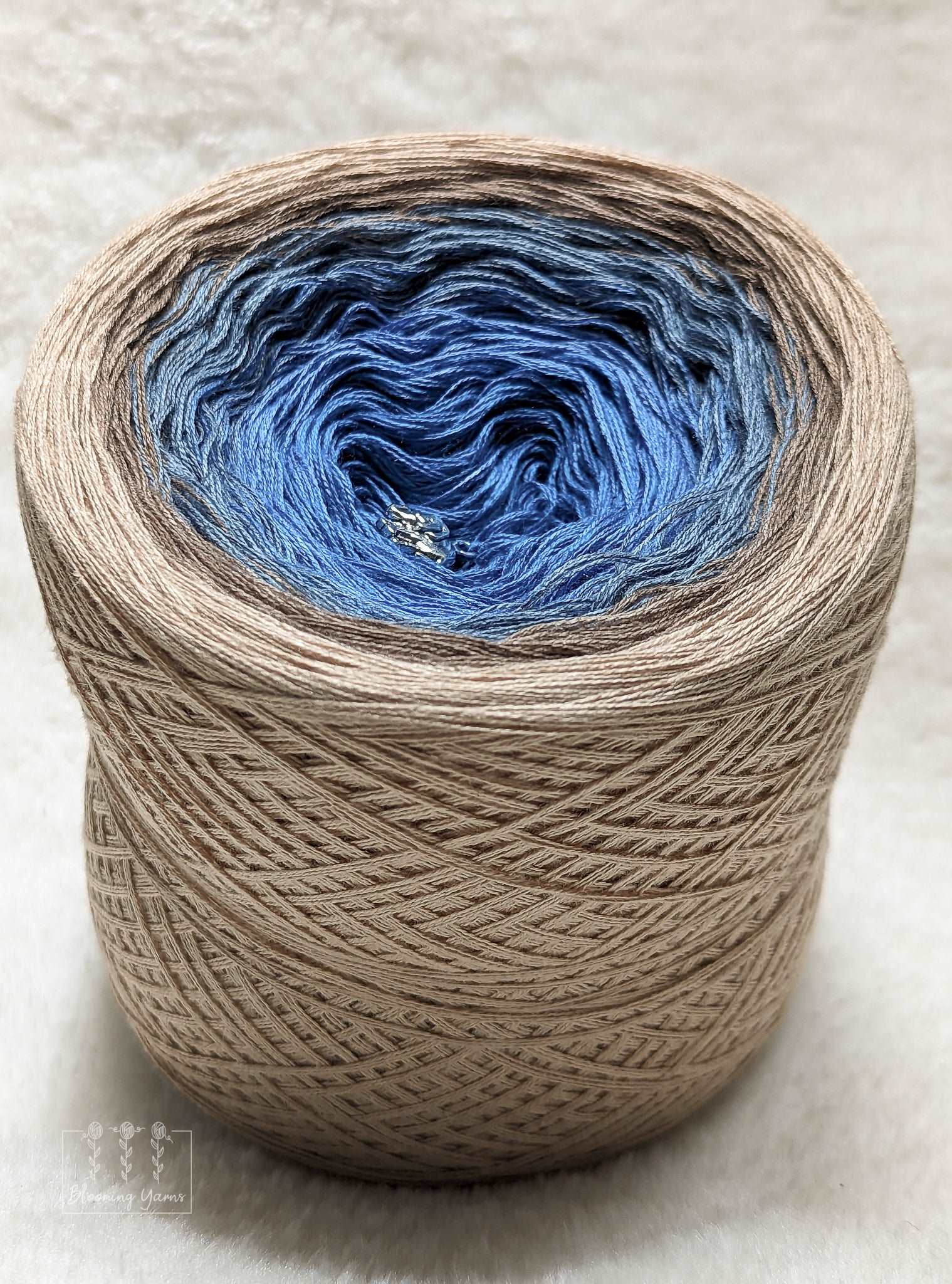 Gradient ombre yarn cake, colour combination C273