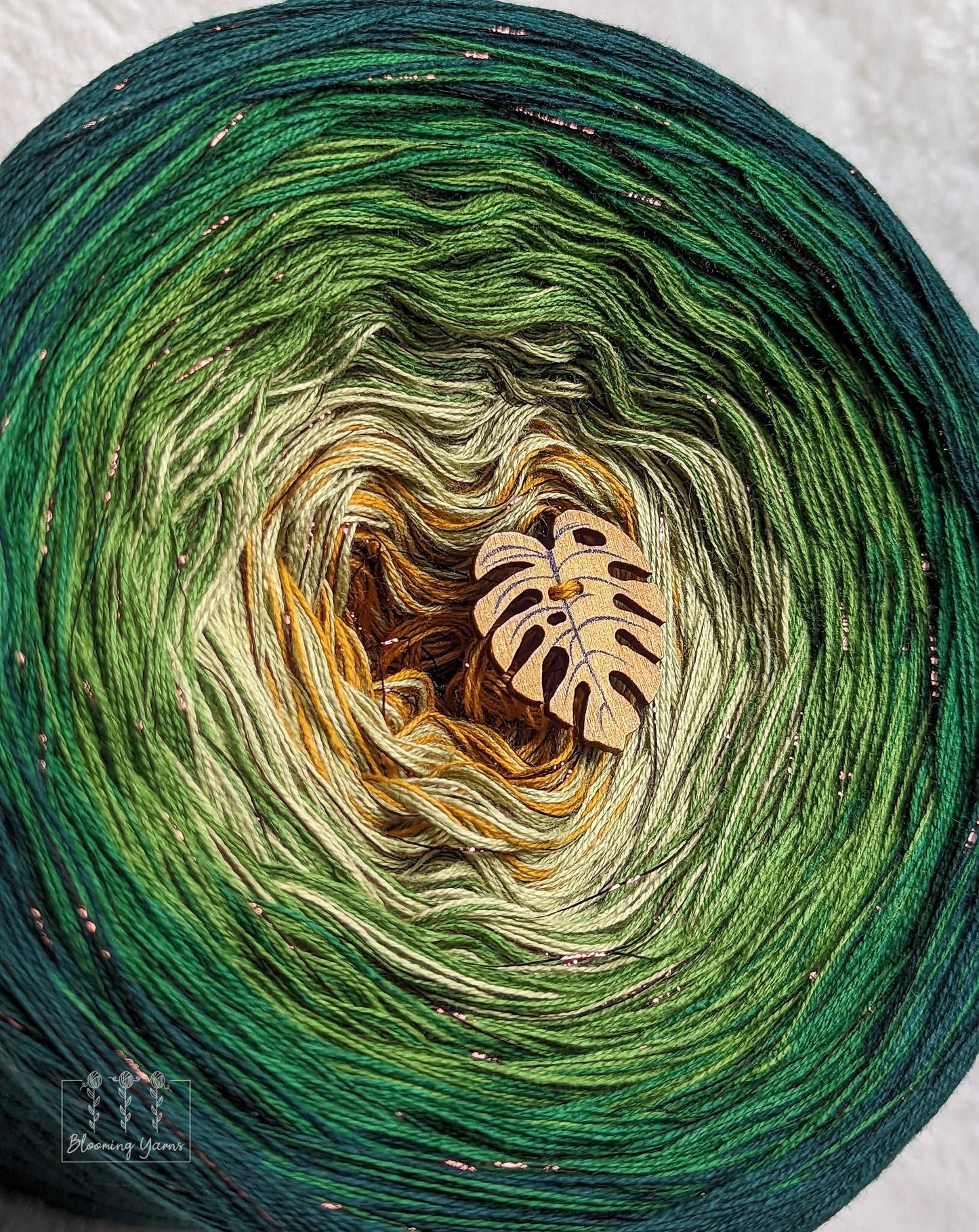 Gradient ombre yarn cake, colour combination C275