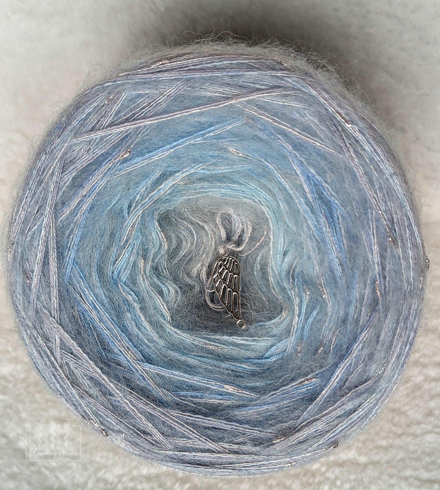 Fluffy yarn cake FC029