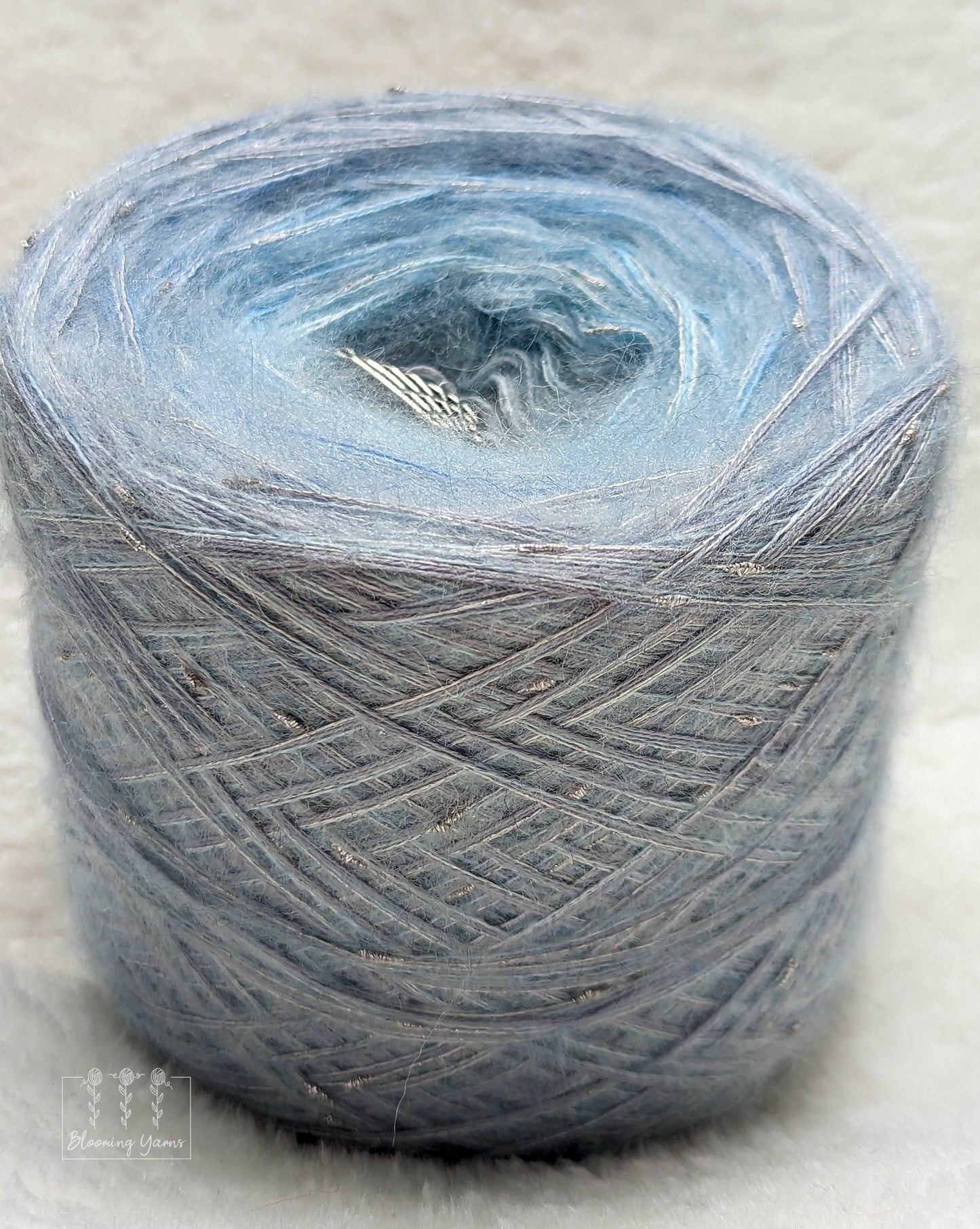 Fluffy yarn cake FC029