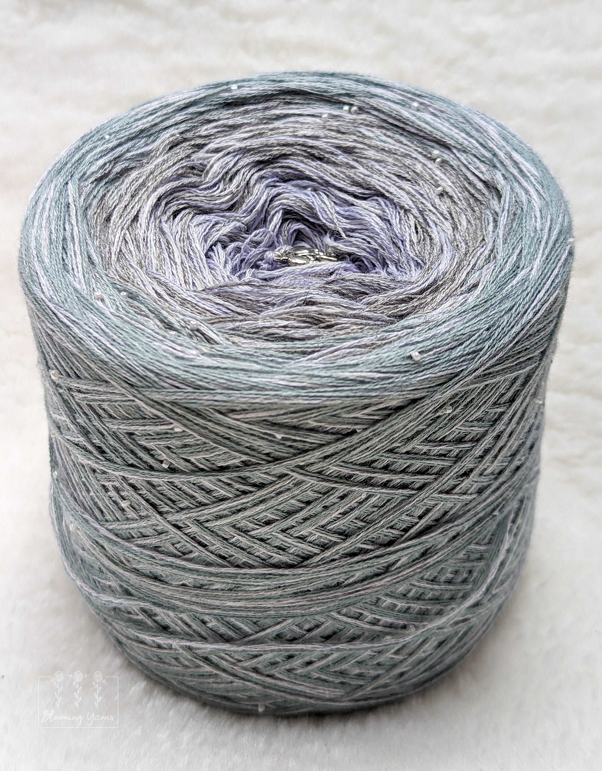 Gradient ombre yarn cake, colour combination CW019