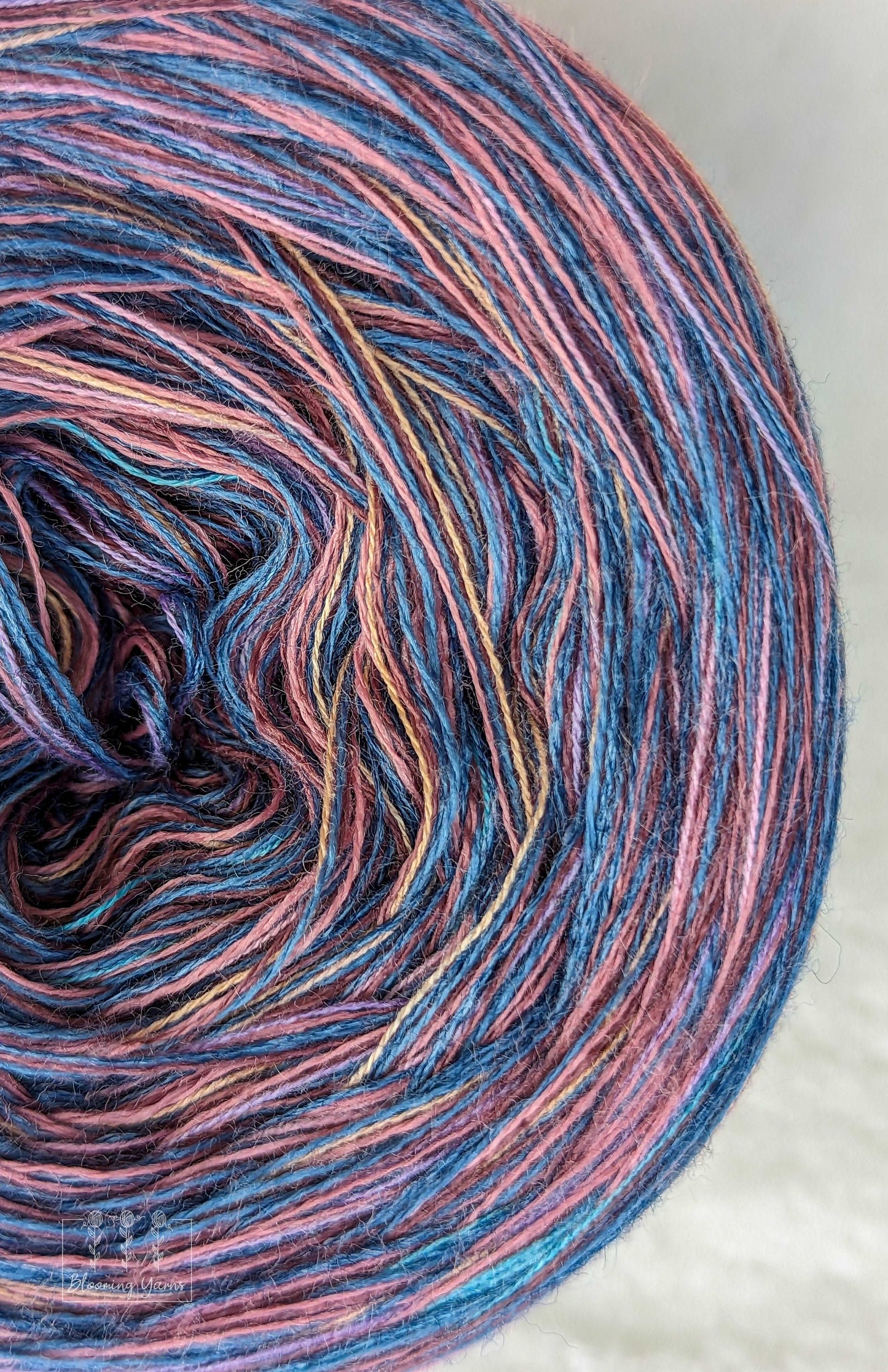 Gradient yarn cake, colour combination M053