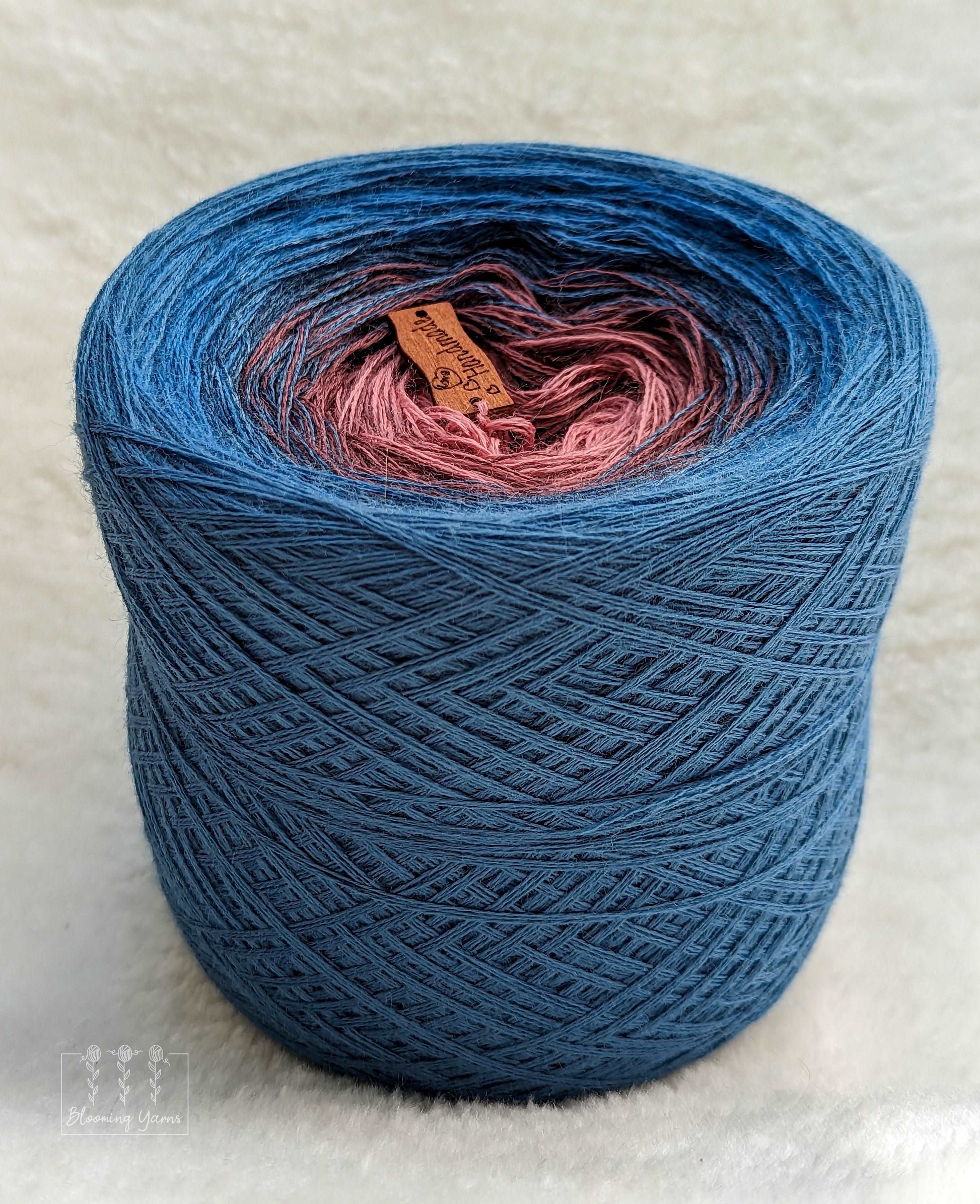 Gradient yarn cake, colour combination M051