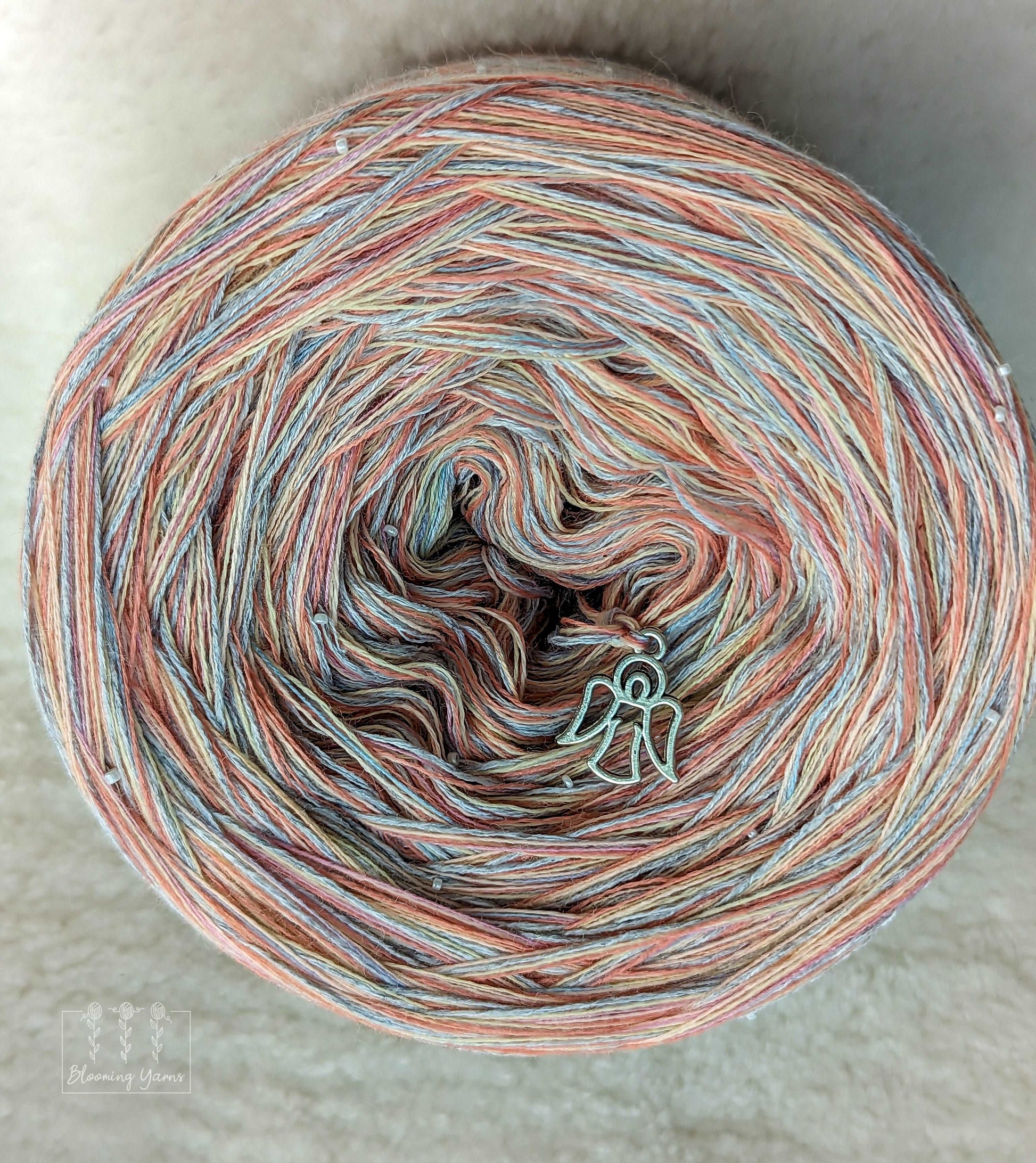 Gradient ombre yarn cake, colour combination M052