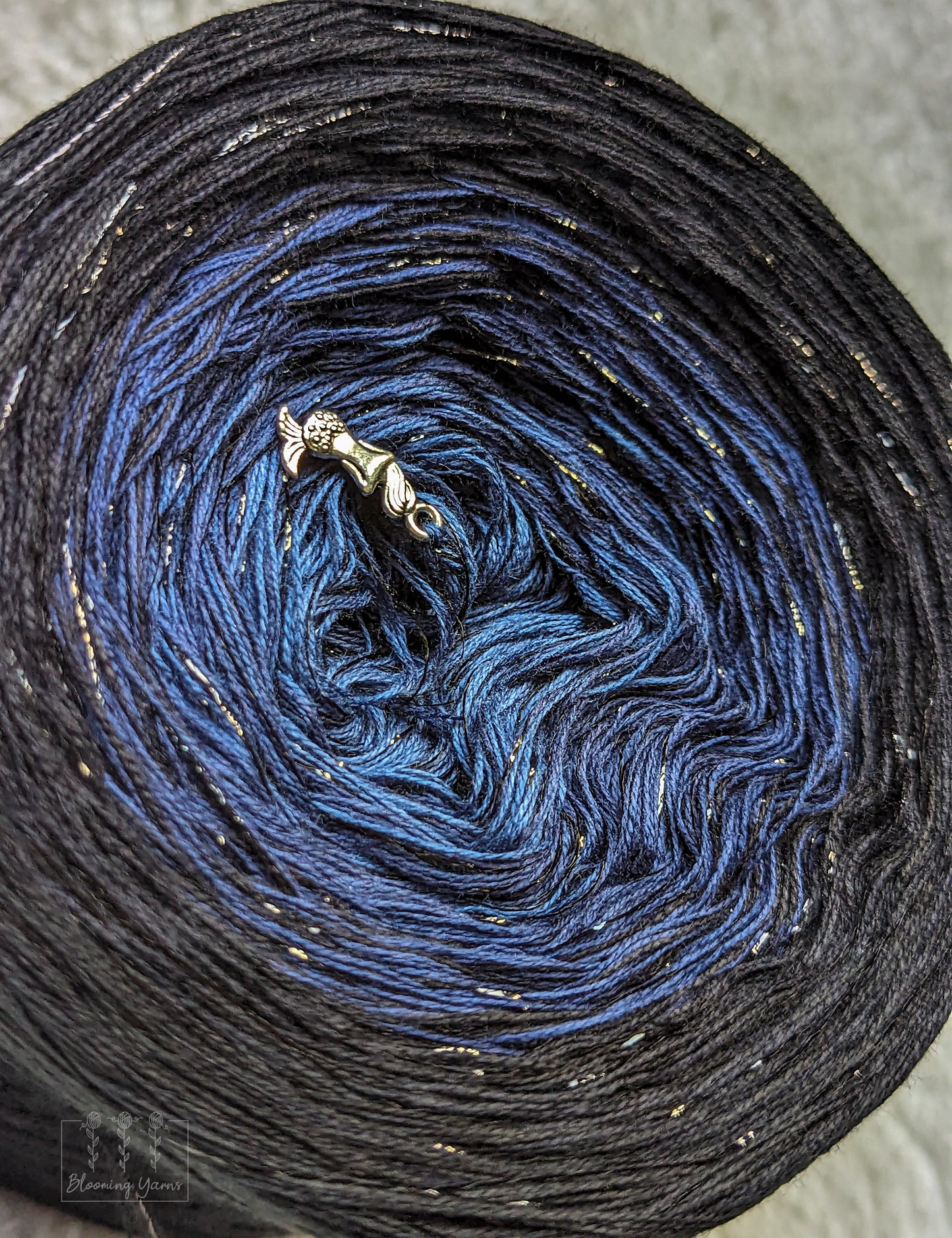 Gradient ombre yarn cake, colour combination C148