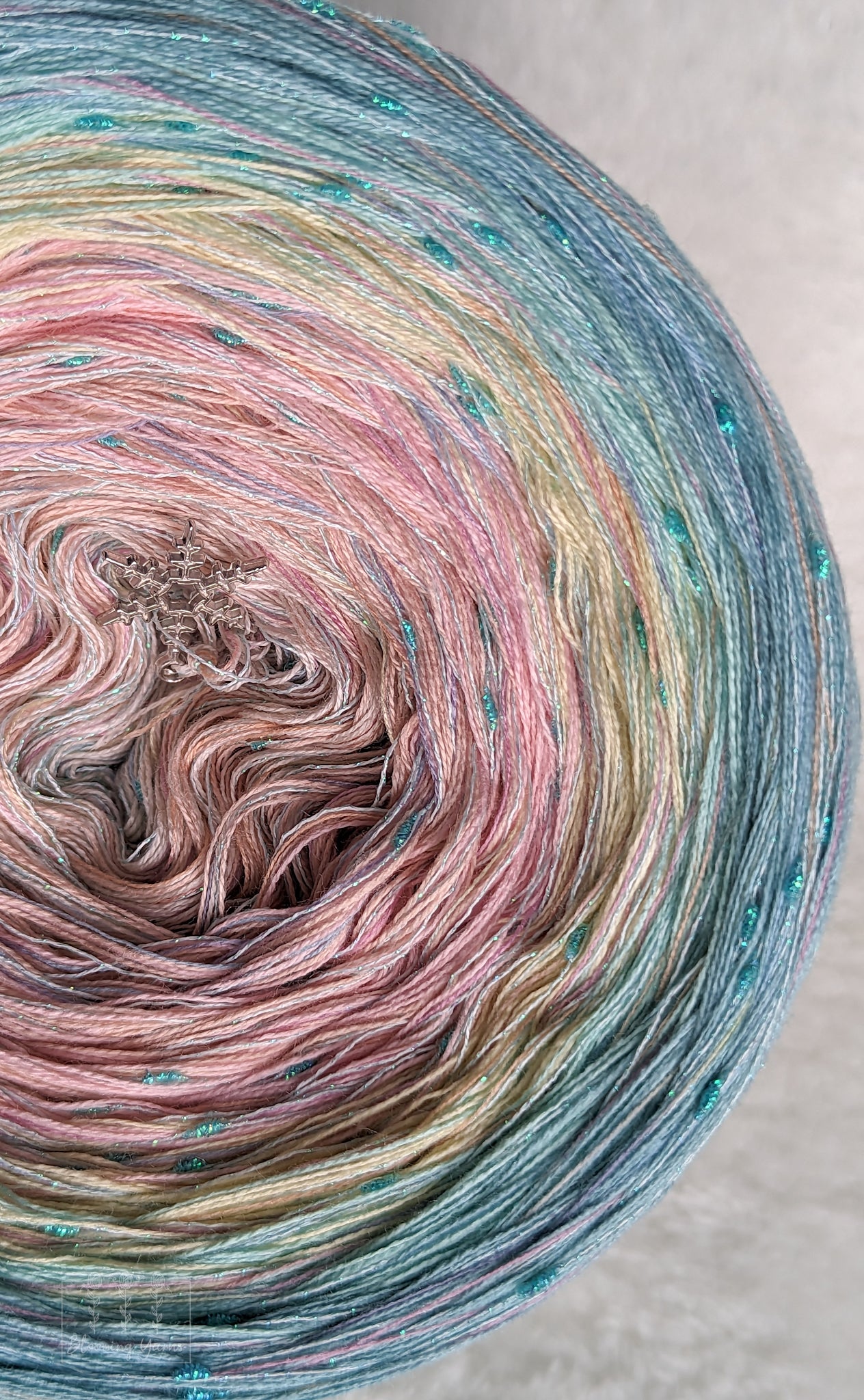 Gradient ombre yarn cake, colour combination C291