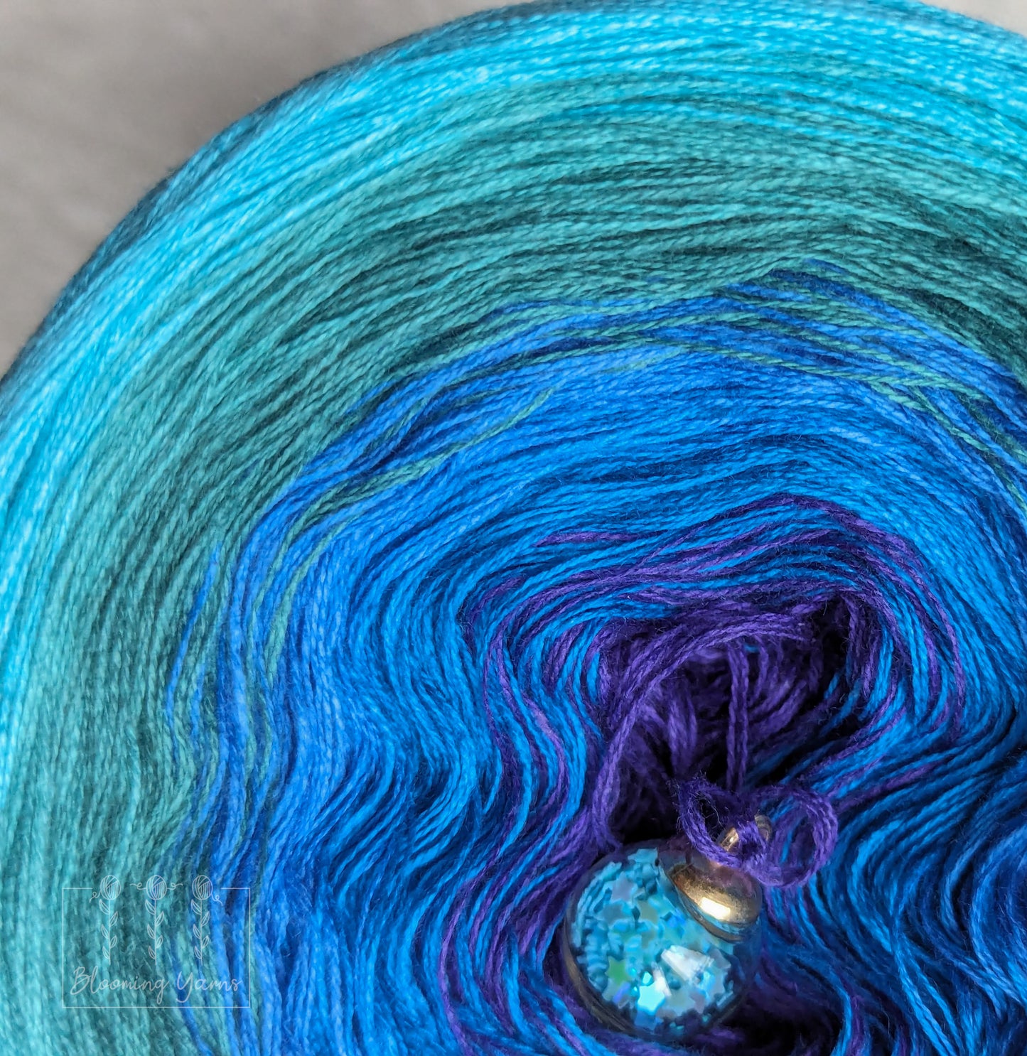 Gradient ombre yarn cake, colour combination C297