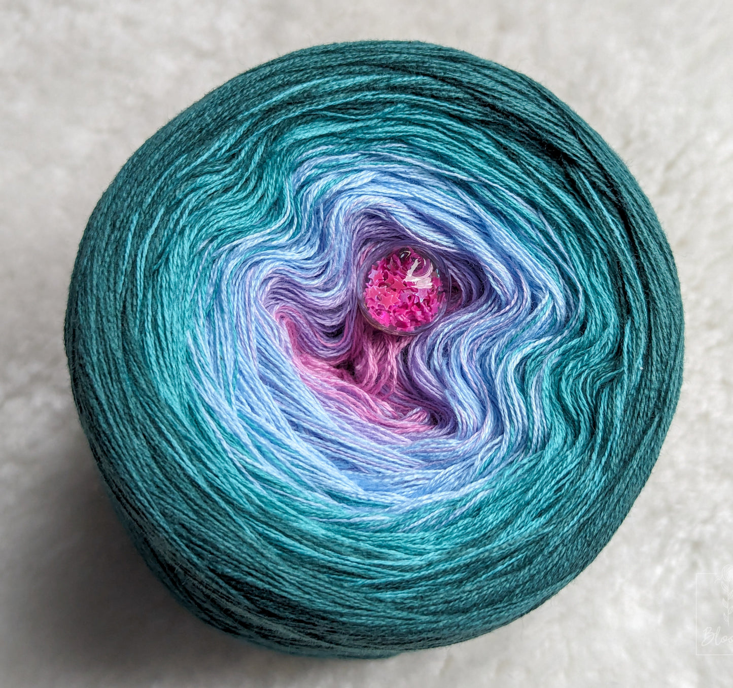 Gradient yarn cake, colour combination CM302