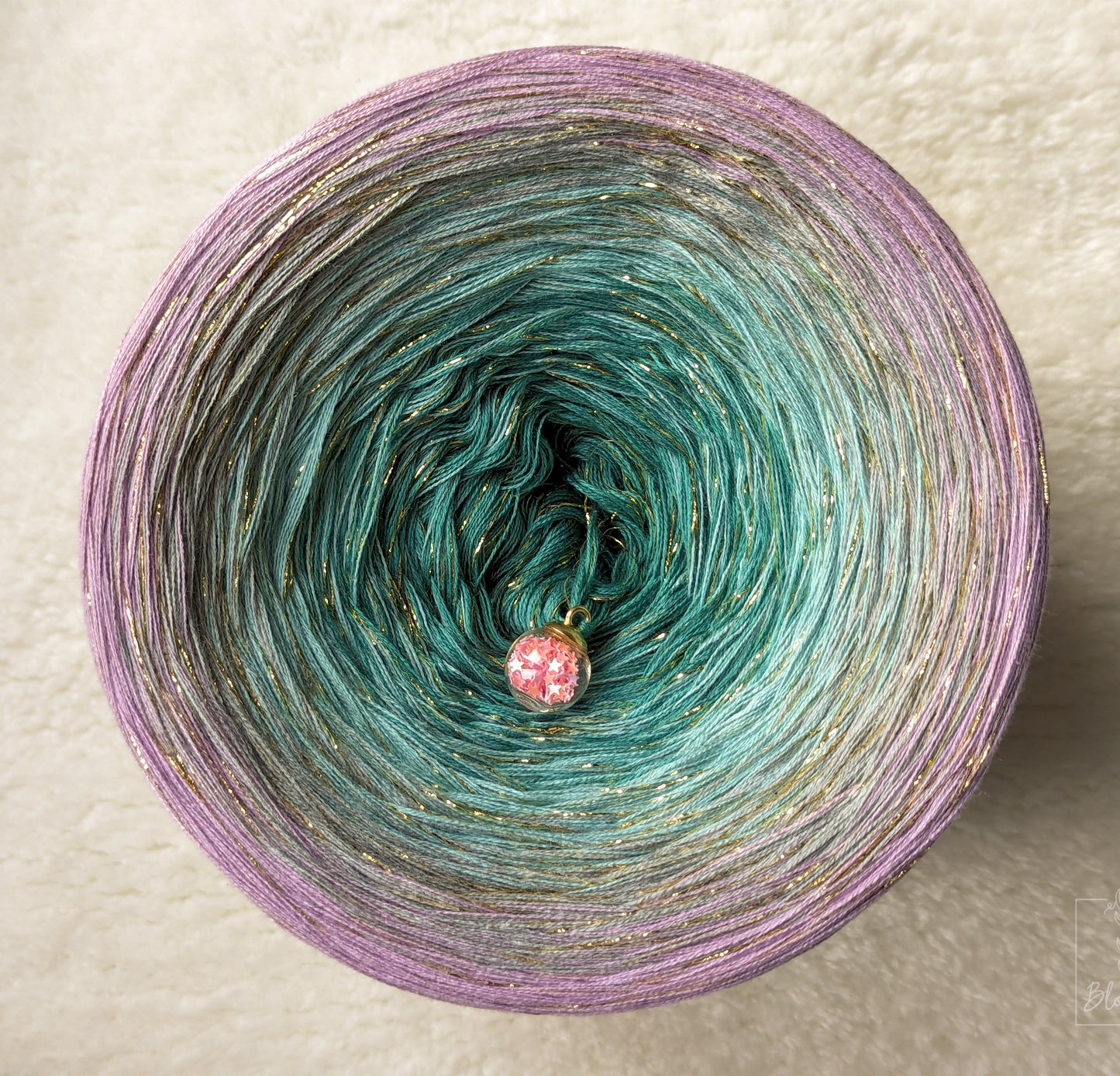 Gradient ombre yarn cake, colour combination C040