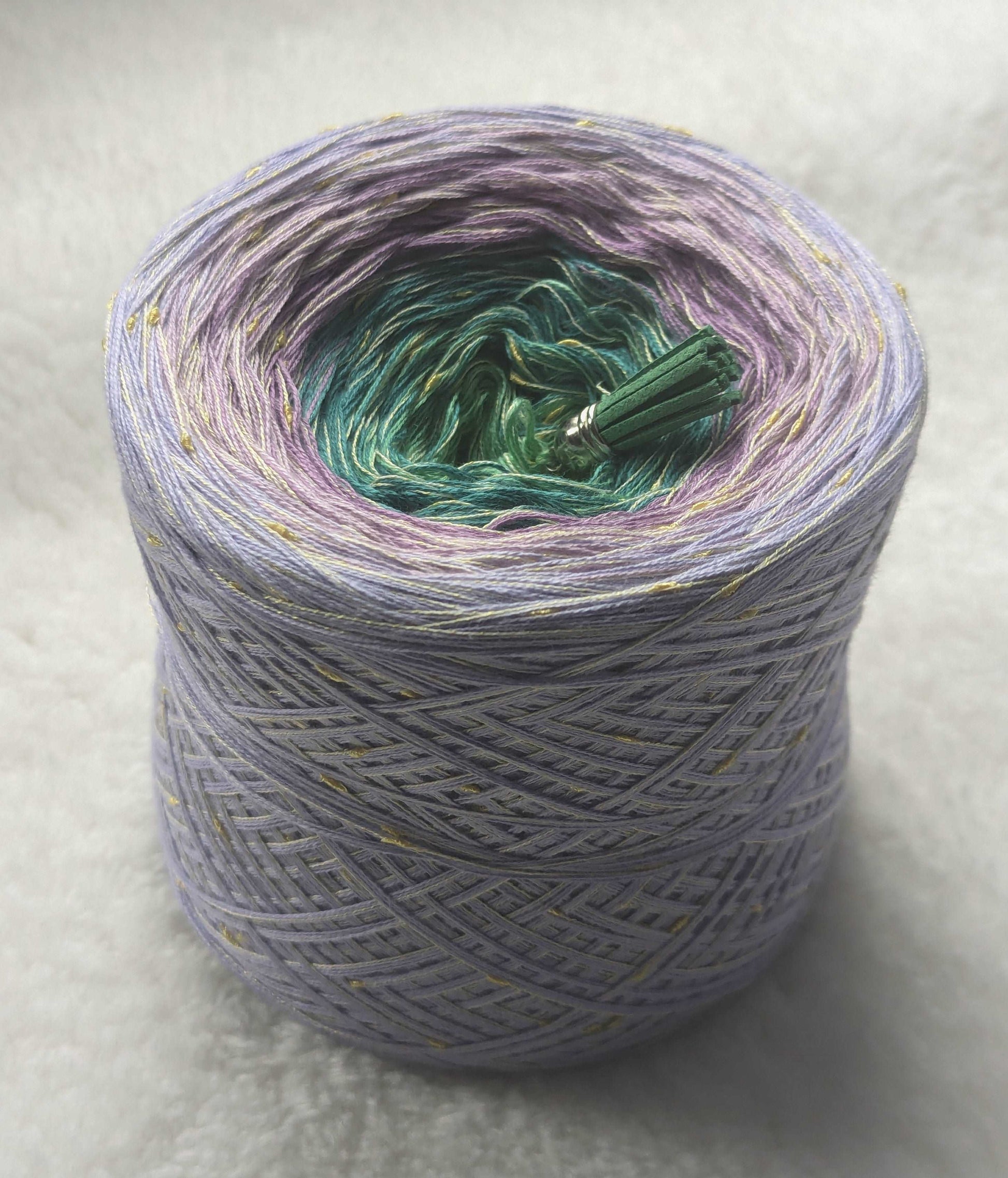 "The Iris flower" gradient ombre yarn cake