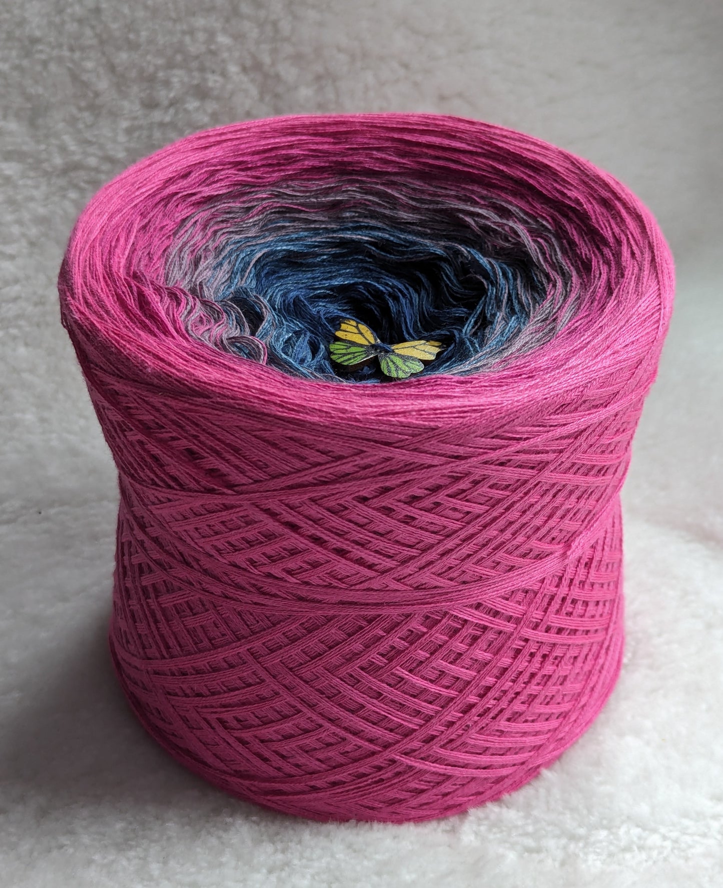 "Cosmos Flowers" cotton/acrylic ombre yarn cake, 335g, about 1250m, 4ply, smoothie style
